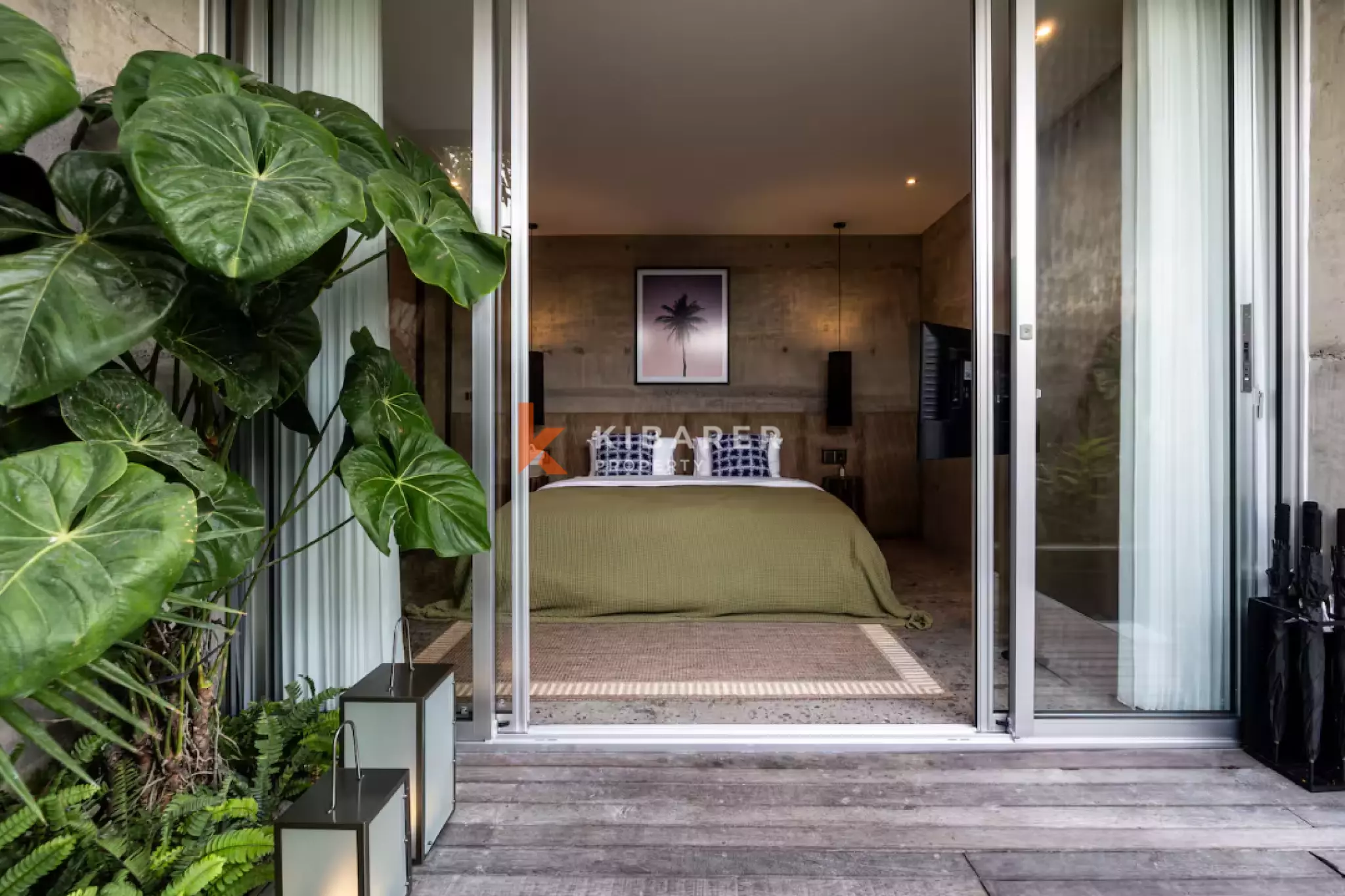 Villa Brutalis Modern Dua Kamar Tidur dengan Kolam Renang Pribadi dan Area Bersantai di Atap di Ungasan