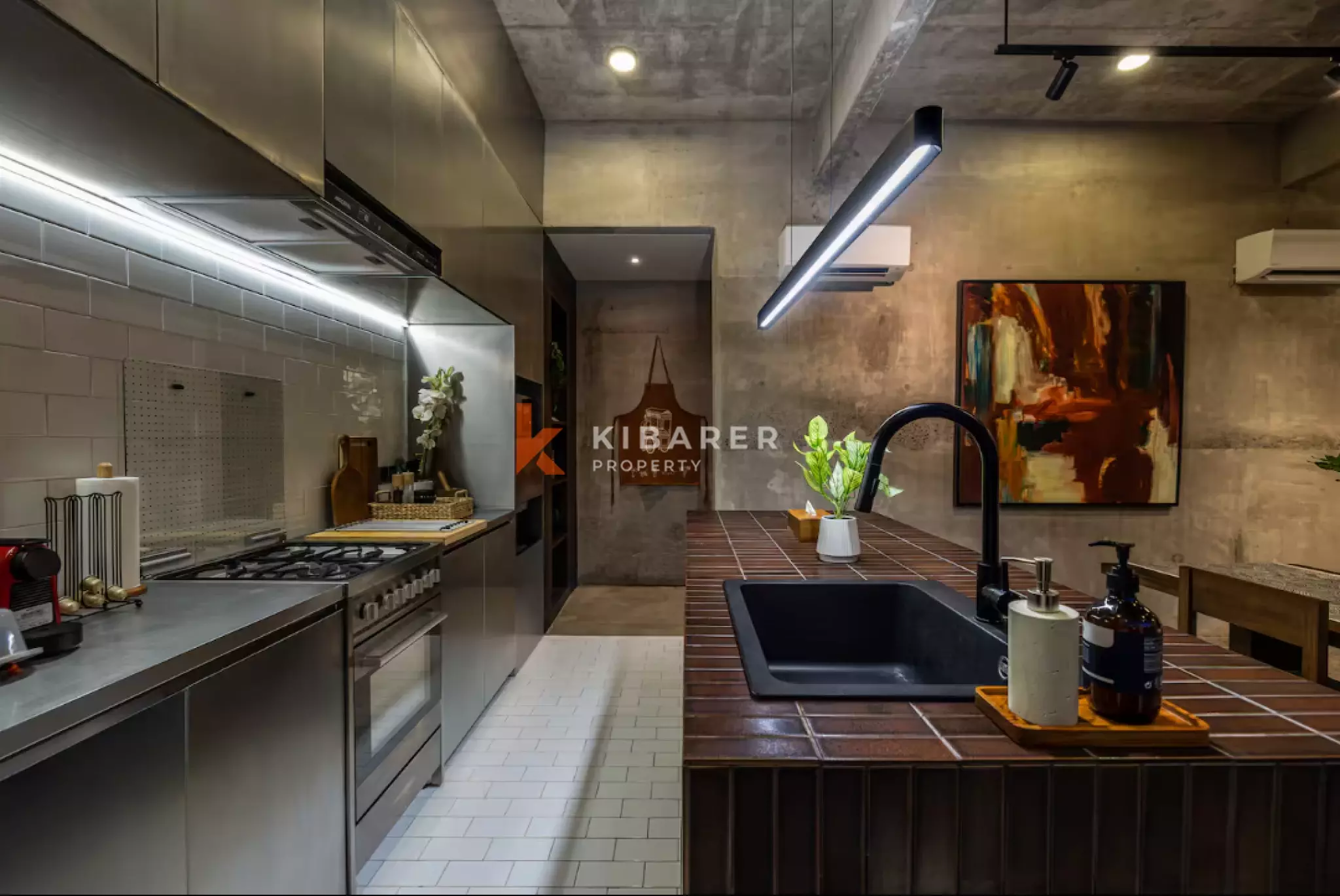 Villa Brutalis Modern Dua Kamar Tidur dengan Kolam Renang Pribadi dan Area Bersantai di Atap di Ungasan
