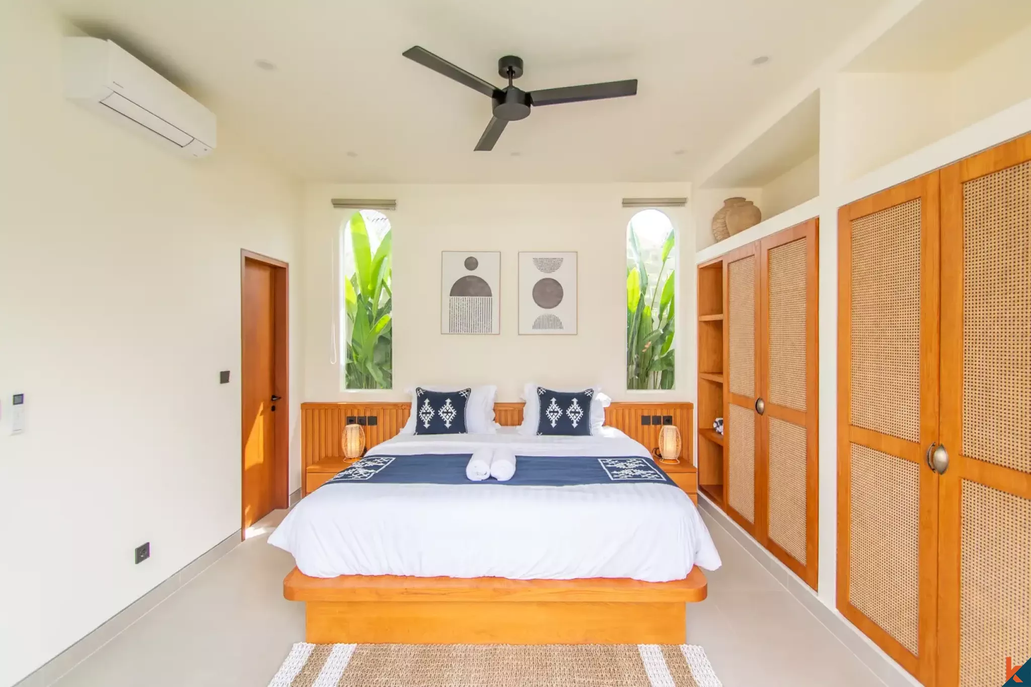Vila Tropis Mewah Baru dengan Empat Kamar Tidur untuk Disewakan di Tibubeneng