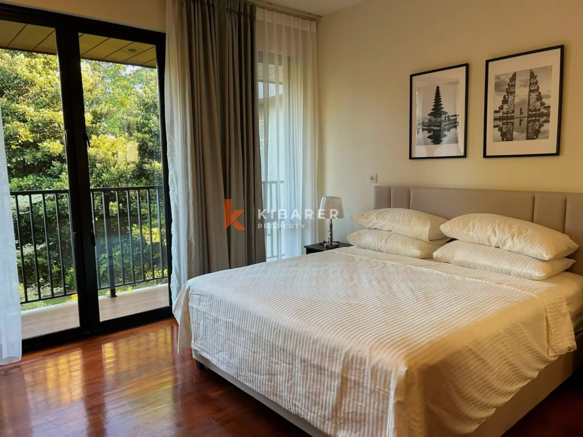 Pemandangan Laut dan Lapangan Golf Panorama - Rumah Mewah Tujuh Kamar Tidur di Area Eksklusif Pecatu