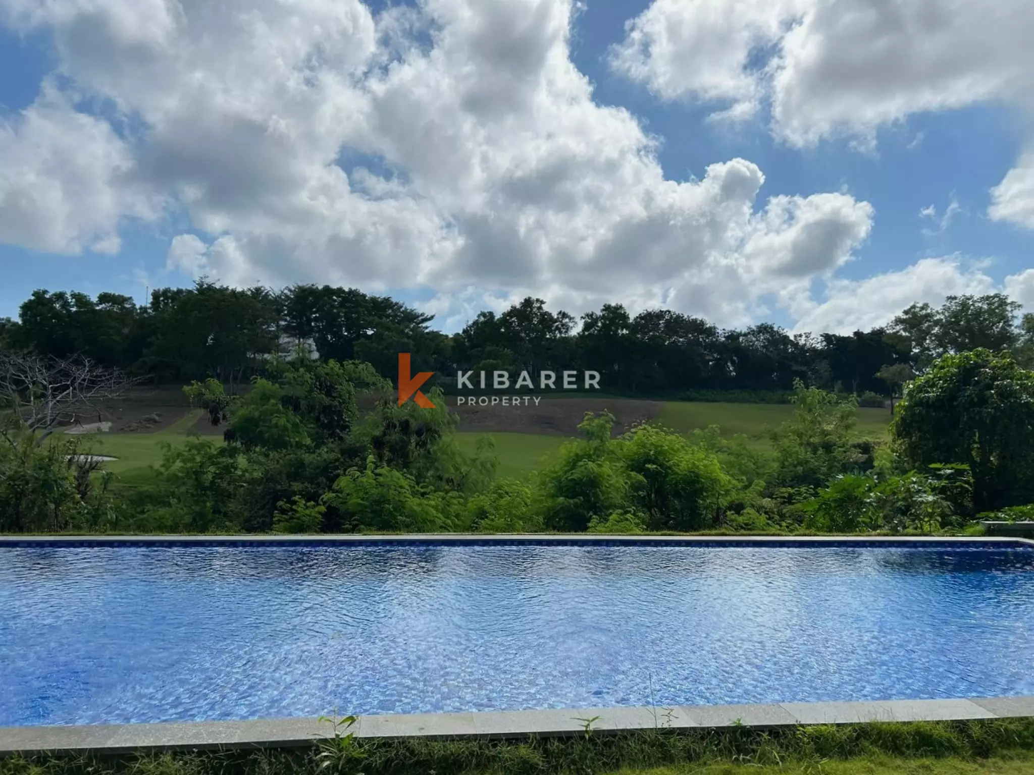Pemandangan Laut dan Lapangan Golf Panorama - Rumah Mewah Tujuh Kamar Tidur di Area Eksklusif Pecatu