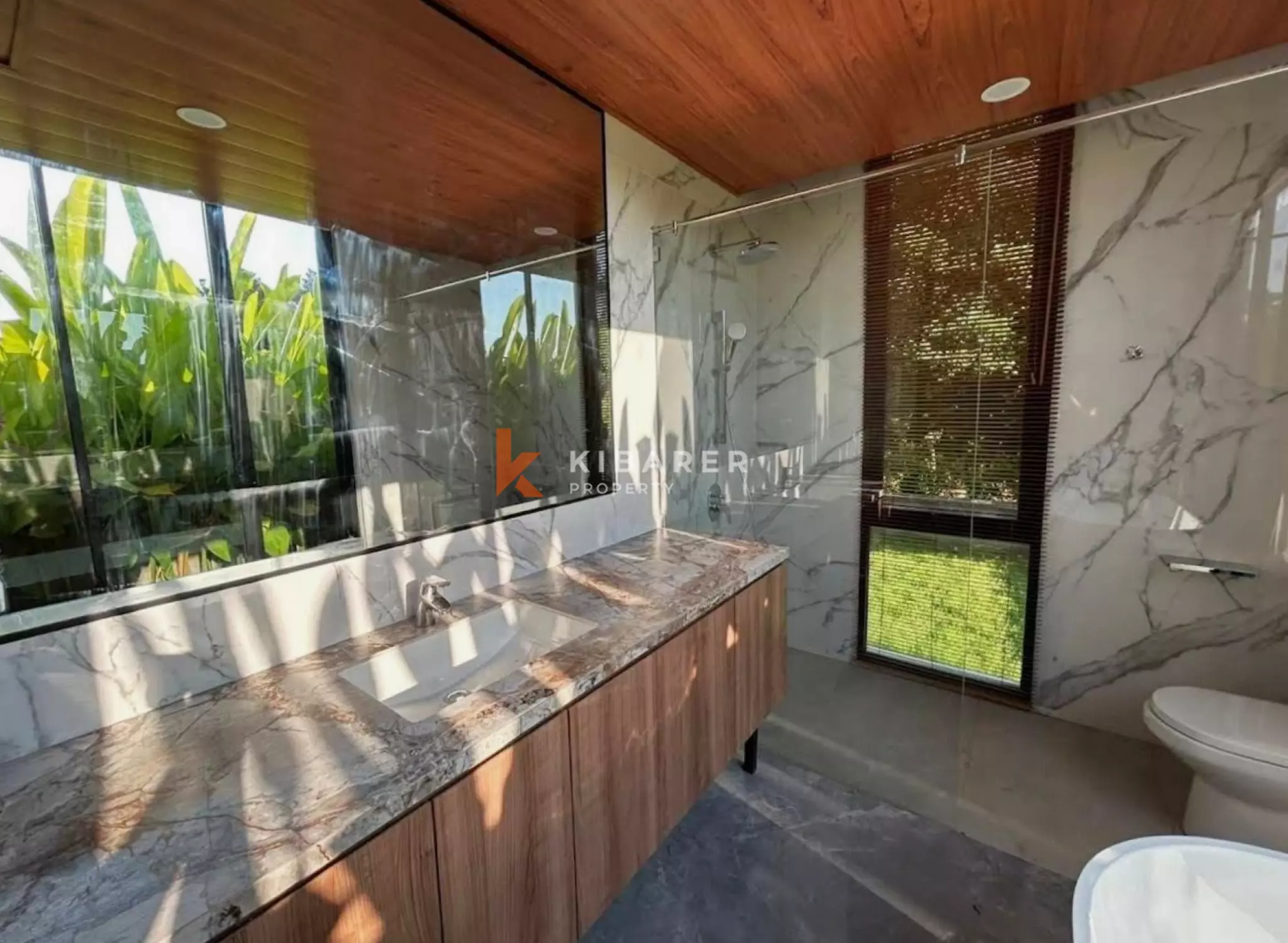 Pemandangan Laut dan Lapangan Golf Panorama - Rumah Mewah Tujuh Kamar Tidur di Area Eksklusif Pecatu