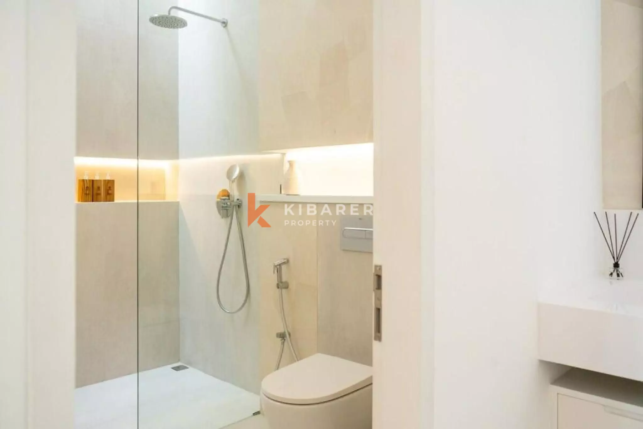 Luxury Modern Two-Bedroom Villa in Bingin