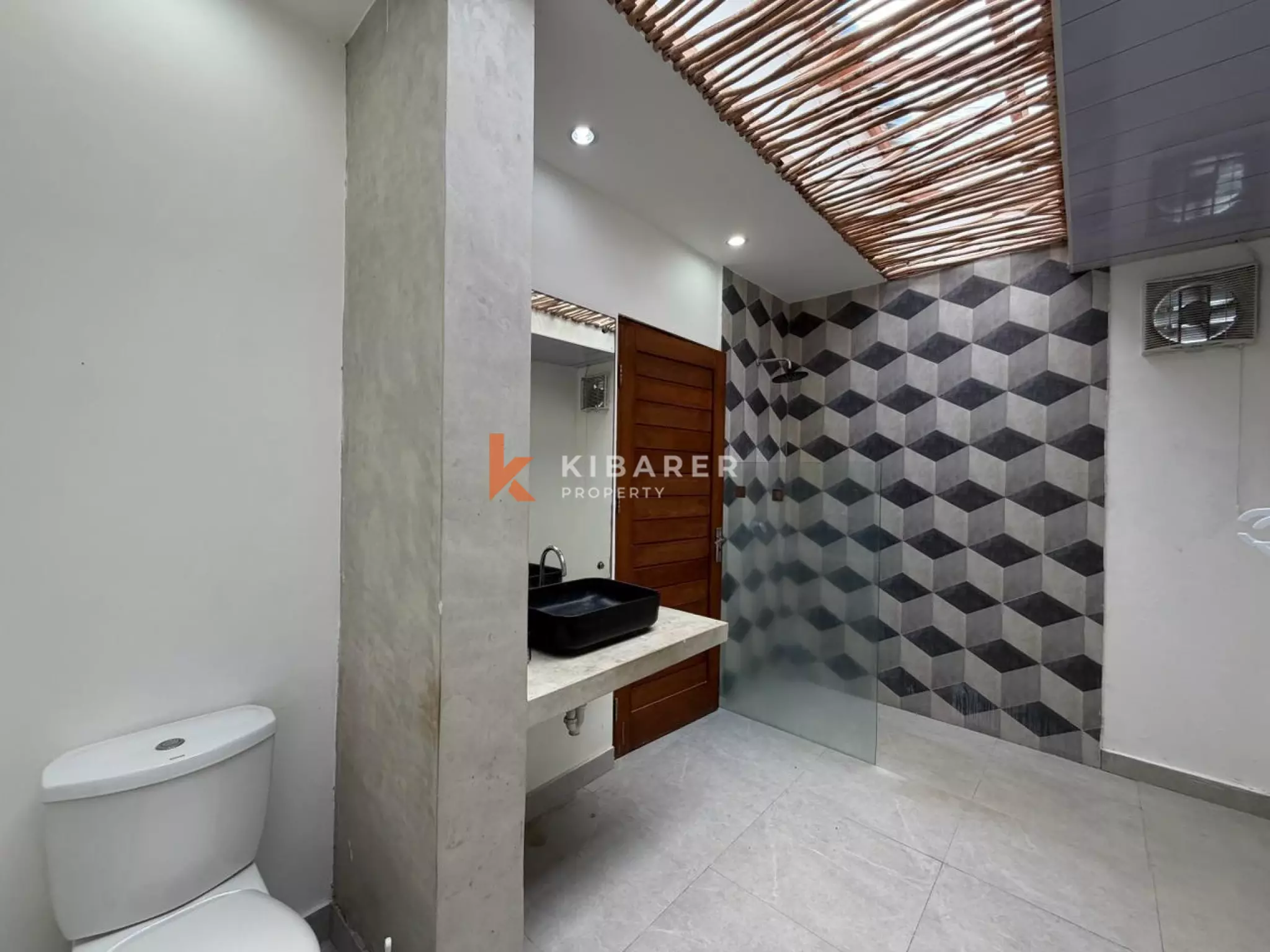 Vila Tertutup Tiga Kamar Tidur di Jungle Corner, Pererenan yang Tenang
