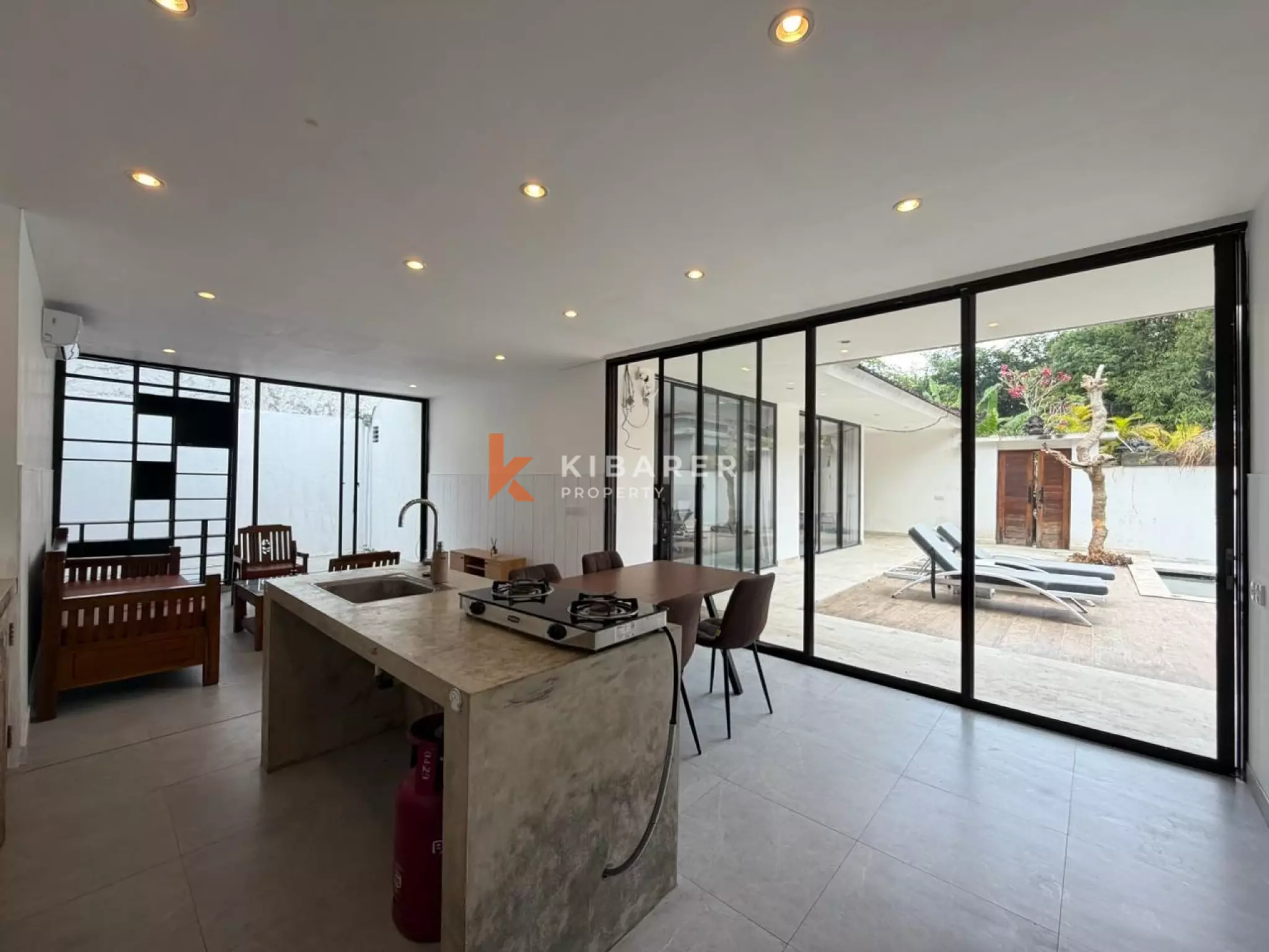 Vila Tertutup Tiga Kamar Tidur di Jungle Corner, Pererenan yang Tenang
