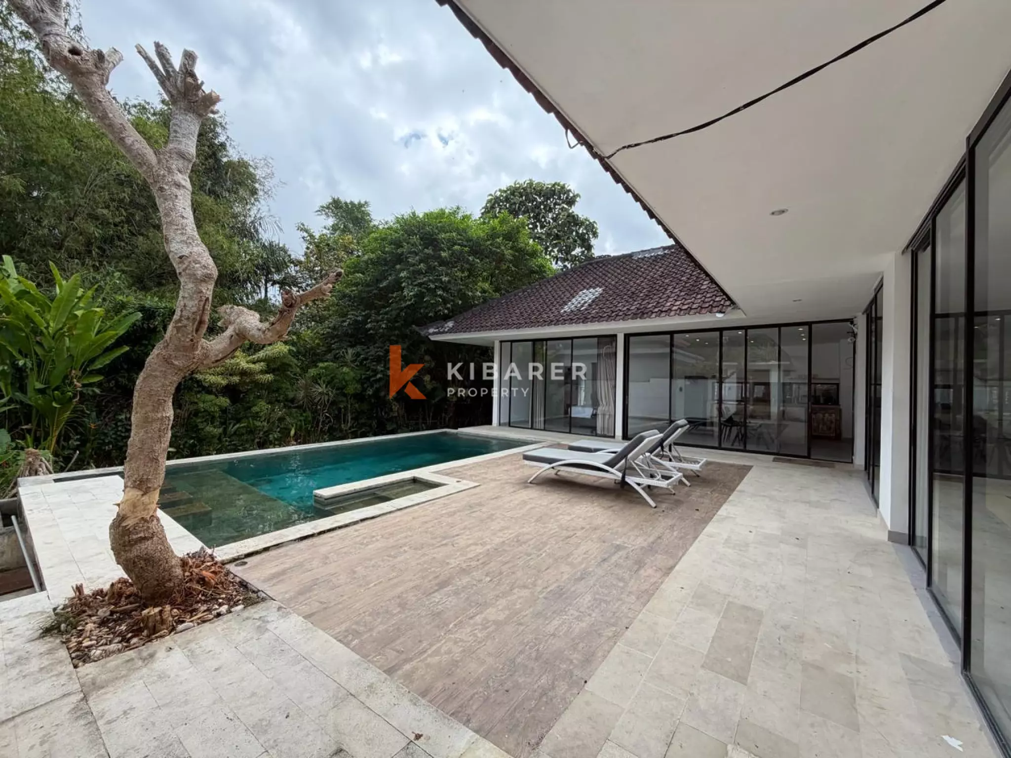 Vila Tertutup Tiga Kamar Tidur di Jungle Corner, Pererenan yang Tenang