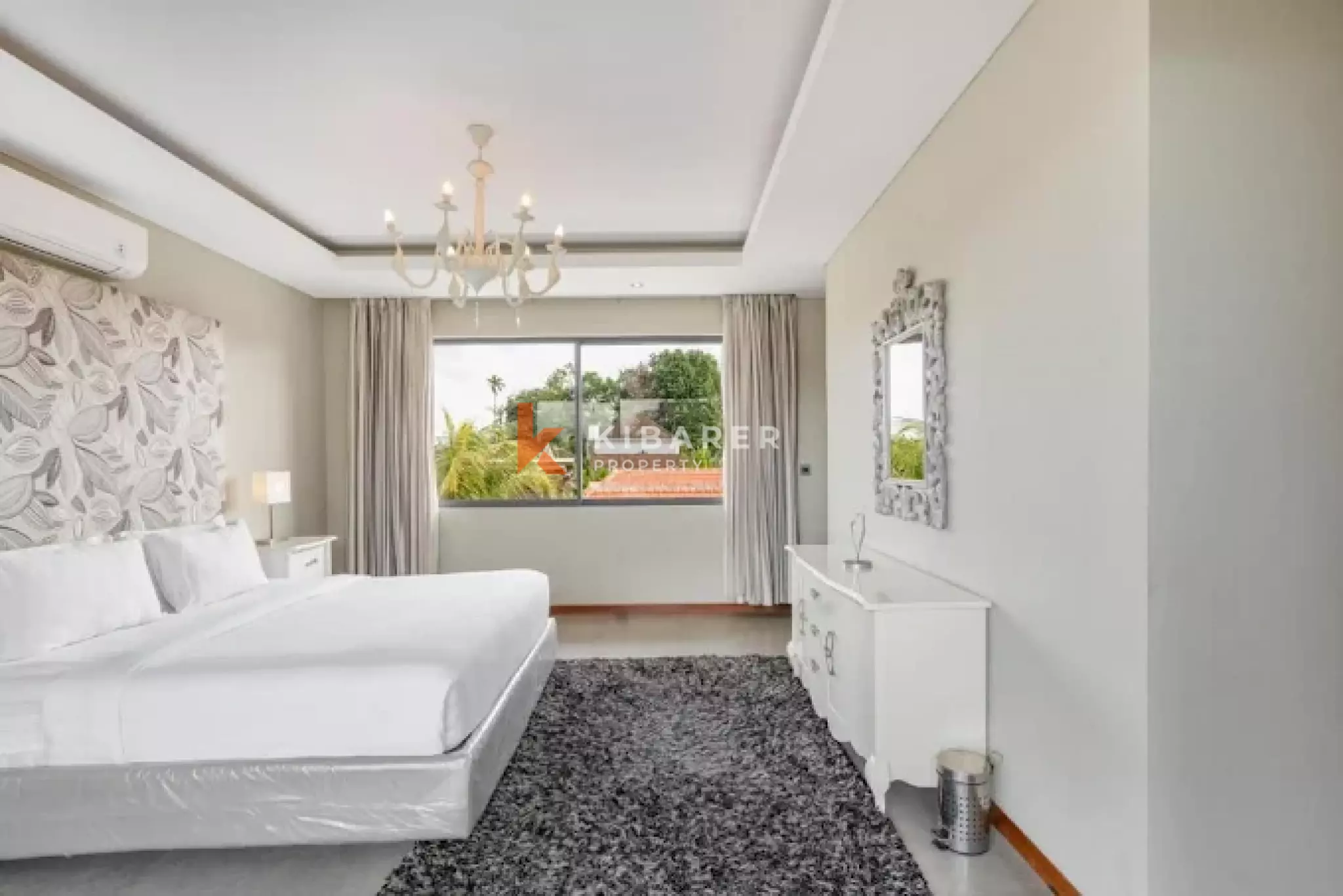 Classic Luxury Four-Bedroom Villa in Tumbak Bayuh