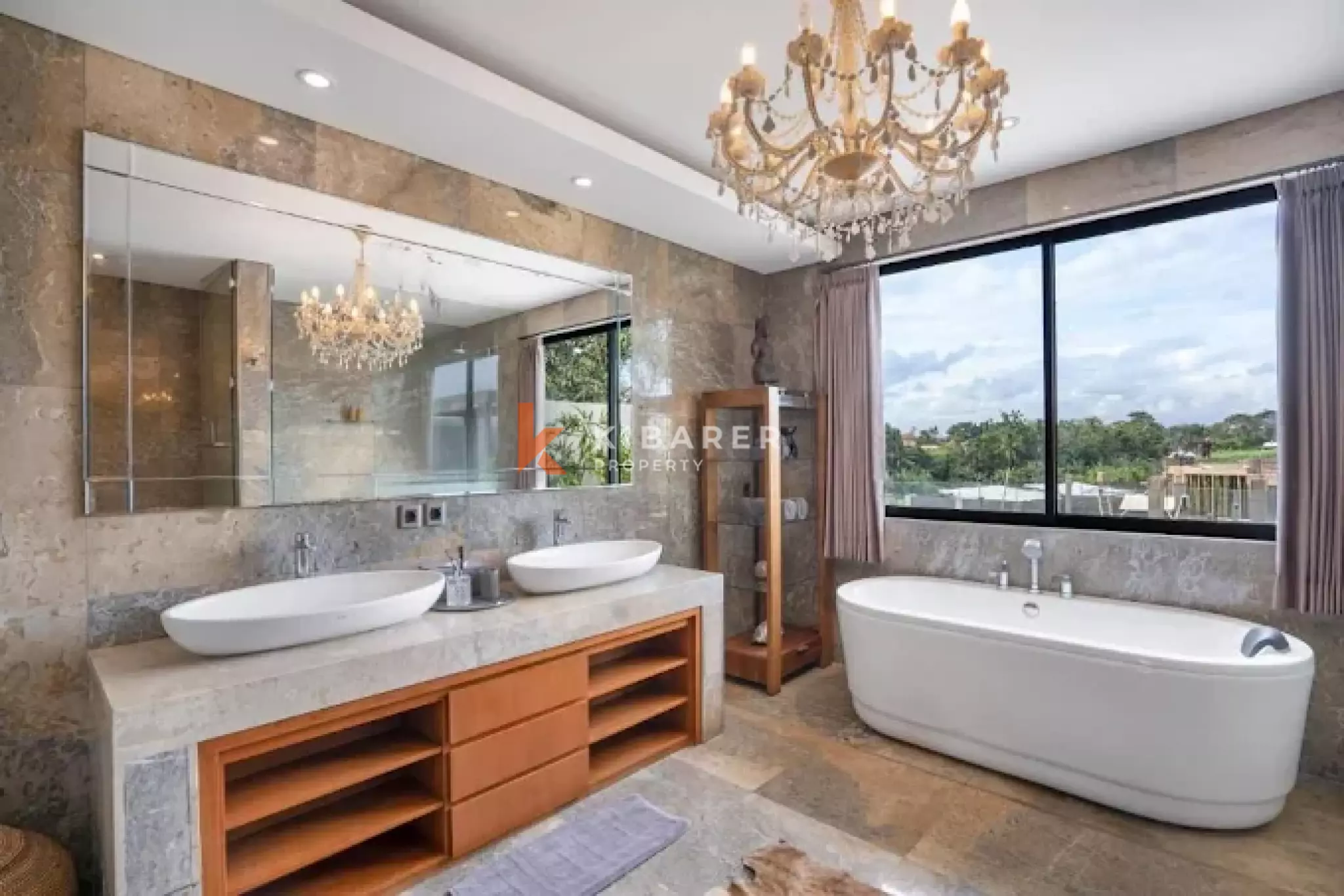 Classic Luxury Four-Bedroom Villa in Tumbak Bayuh