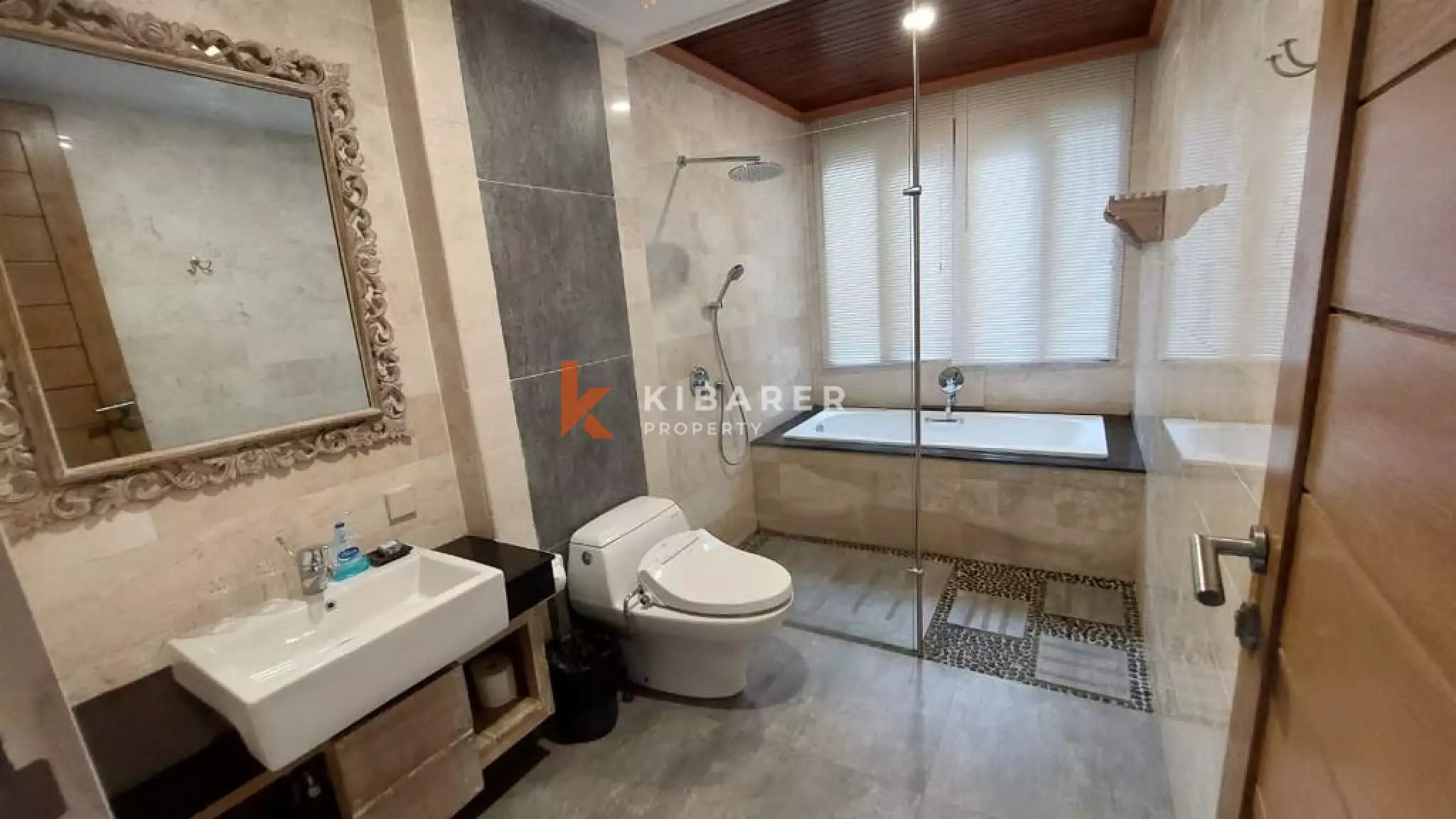 Elegant Four-Bedroom Villa in Golf Court Side Pecatu Prestigious South Bali