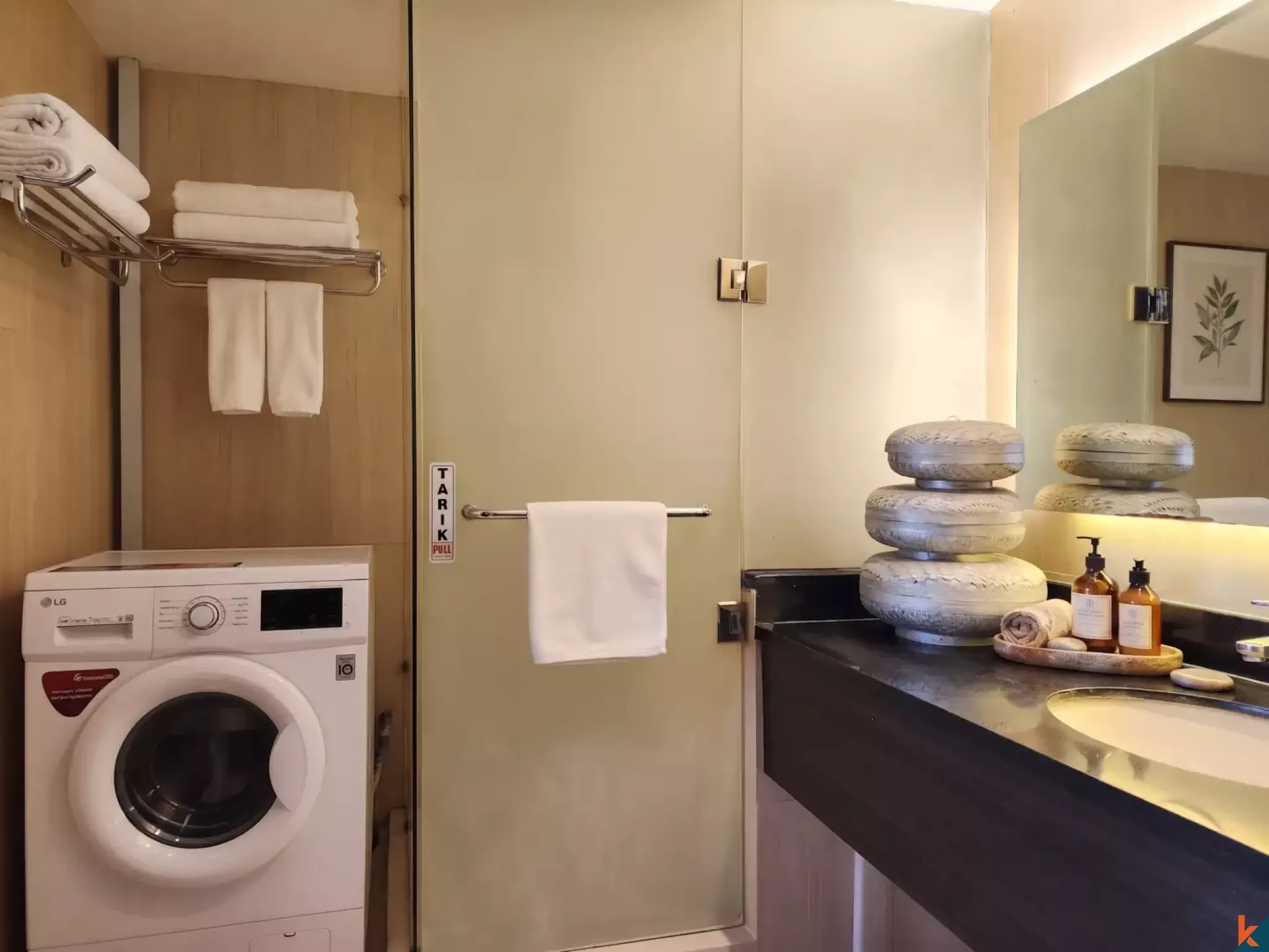 Amazing freehold one bedroom property part of exclusive hotel and residence in Kuta