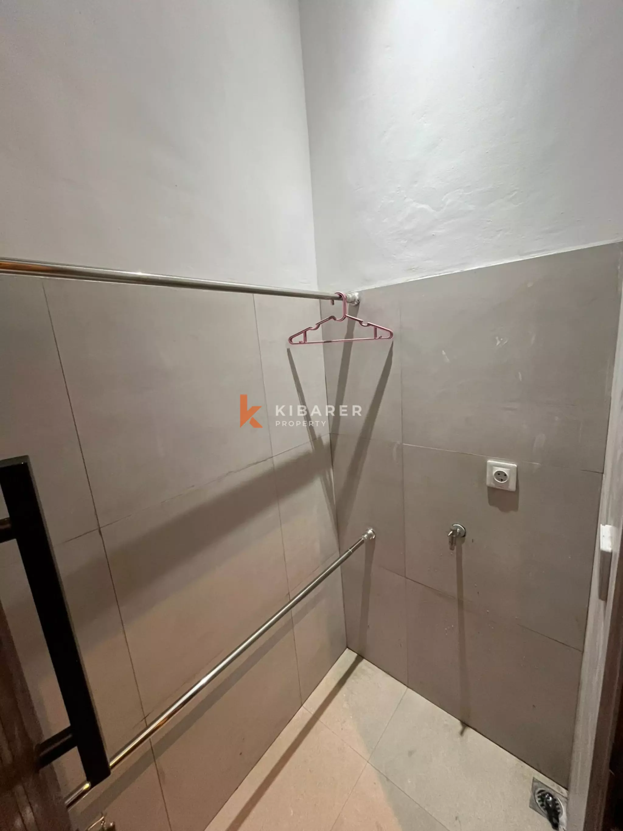 Charming One-Bedroom Villa with Private Pool in Kayutulang
