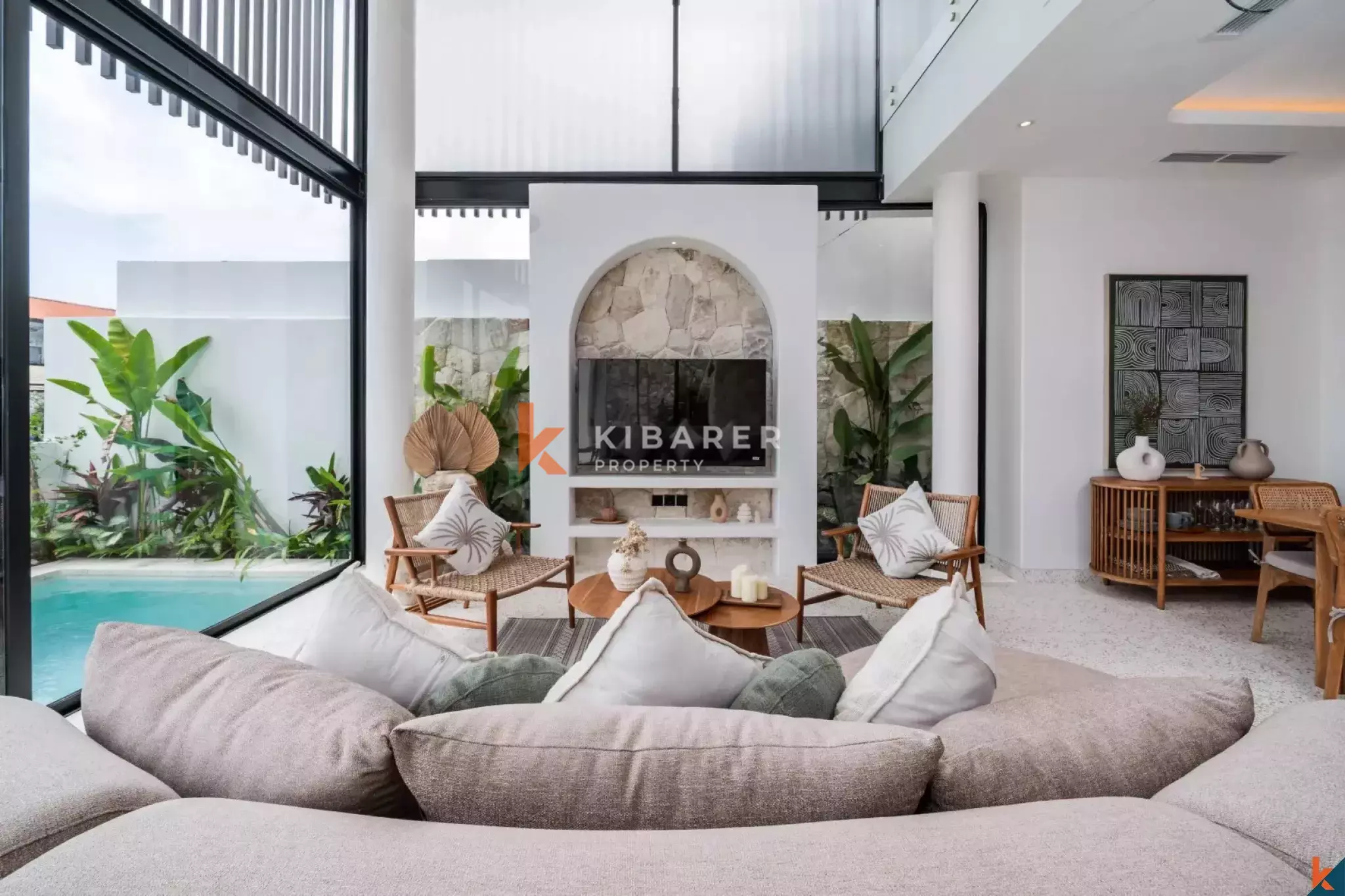 Villa Tiga Kamar Tidur Modern yang Menakjubkan dengan Daya Tarik Kontemporer di Tibubeneng