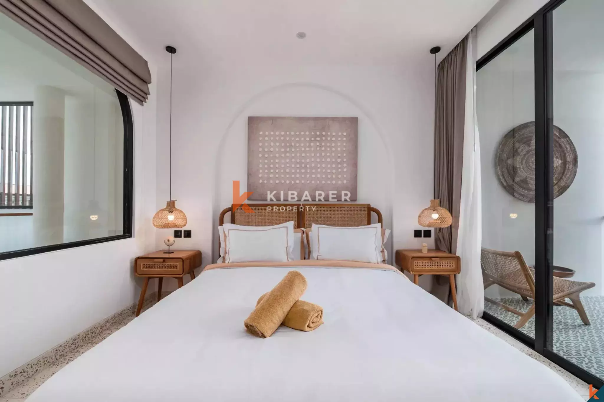 Villa Tiga Kamar Tidur Modern yang Menakjubkan dengan Daya Tarik Kontemporer di Tibubeneng
