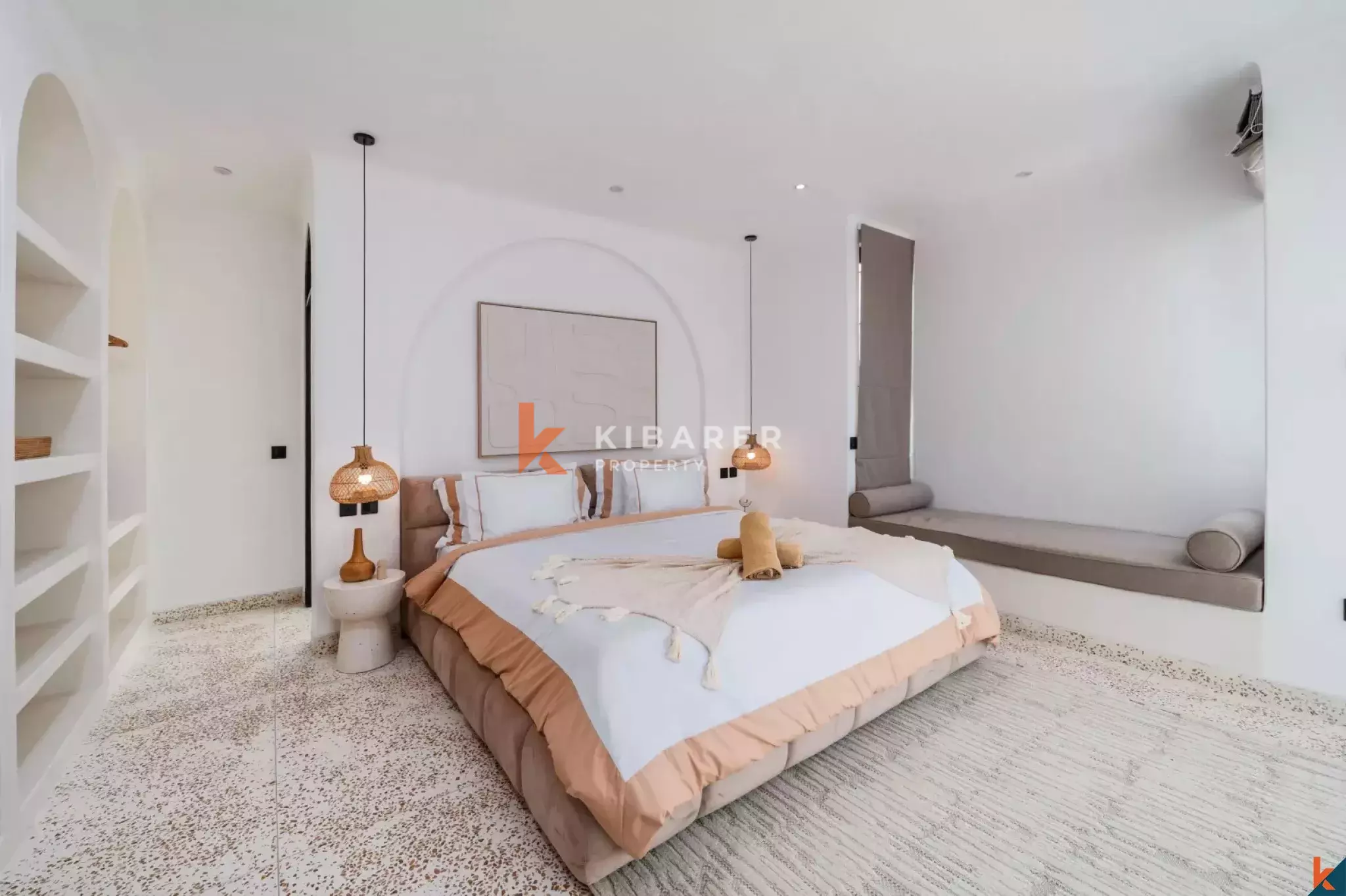 Villa Tiga Kamar Tidur Modern yang Menakjubkan dengan Daya Tarik Kontemporer di Tibubeneng