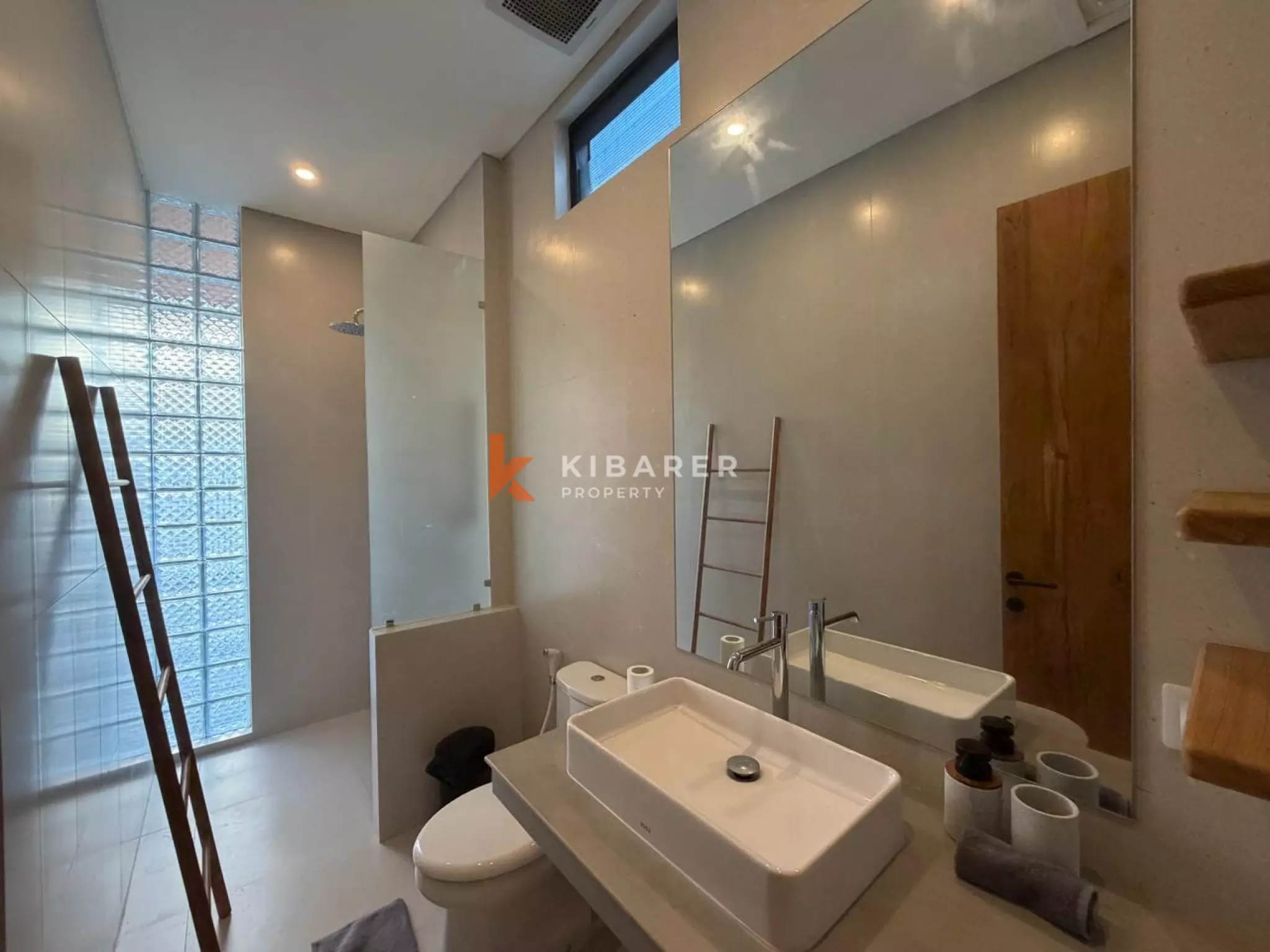 Vila Tertutup Dua Kamar Tidur dengan Kenyamanan Modern di Area Padonan-Dalung yang Tenang