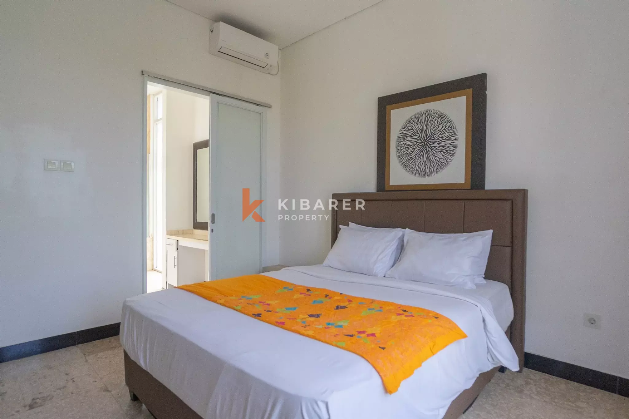 Villa Tiga Kamar Tidur dengan Ruang Keluarga Tertutup di Kompleks Villa di Area Pererenan yang Diinginkan
