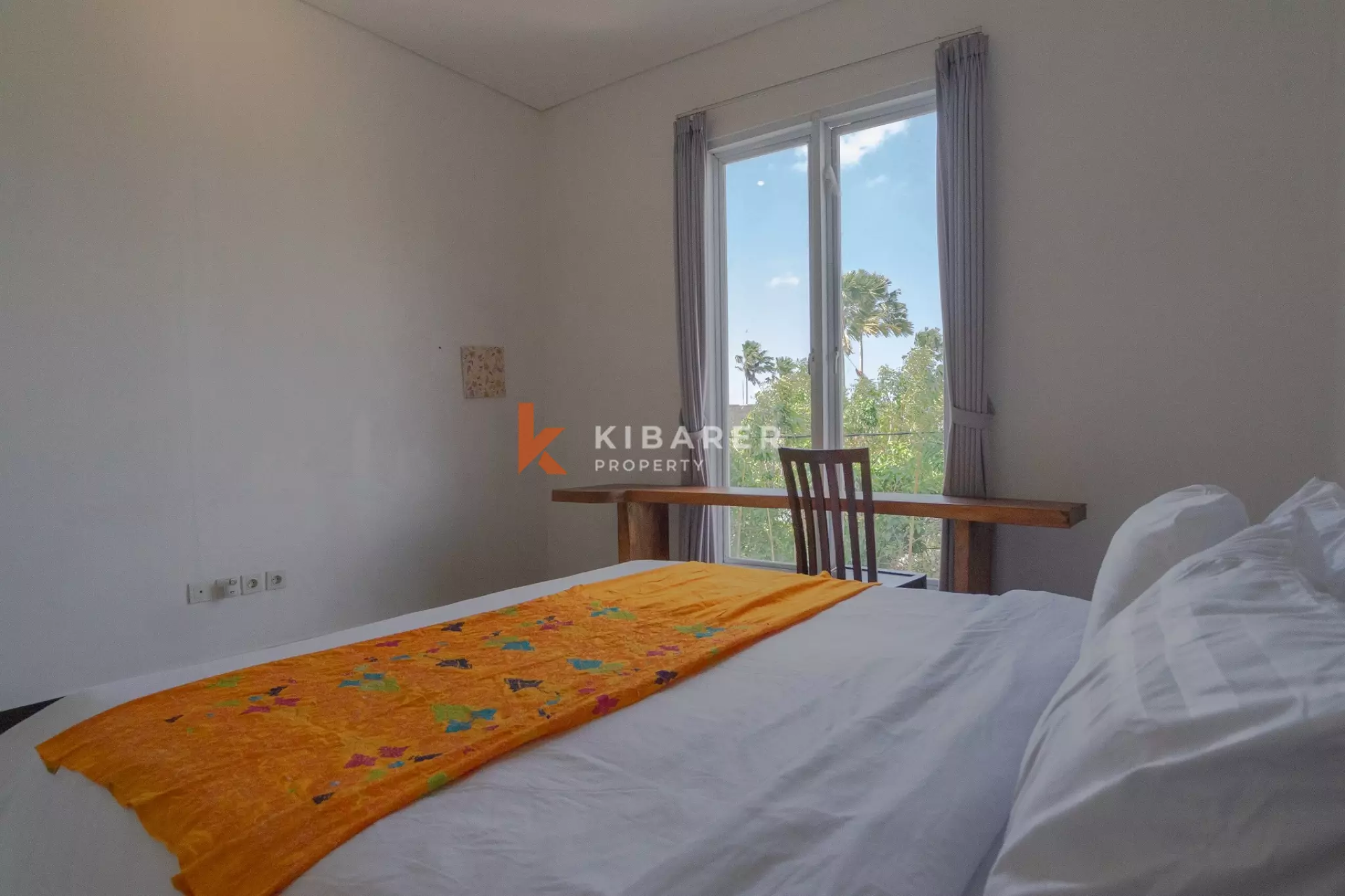 Villa Tiga Kamar Tidur dengan Ruang Keluarga Tertutup di Kompleks Villa di Area Pererenan yang Diinginkan