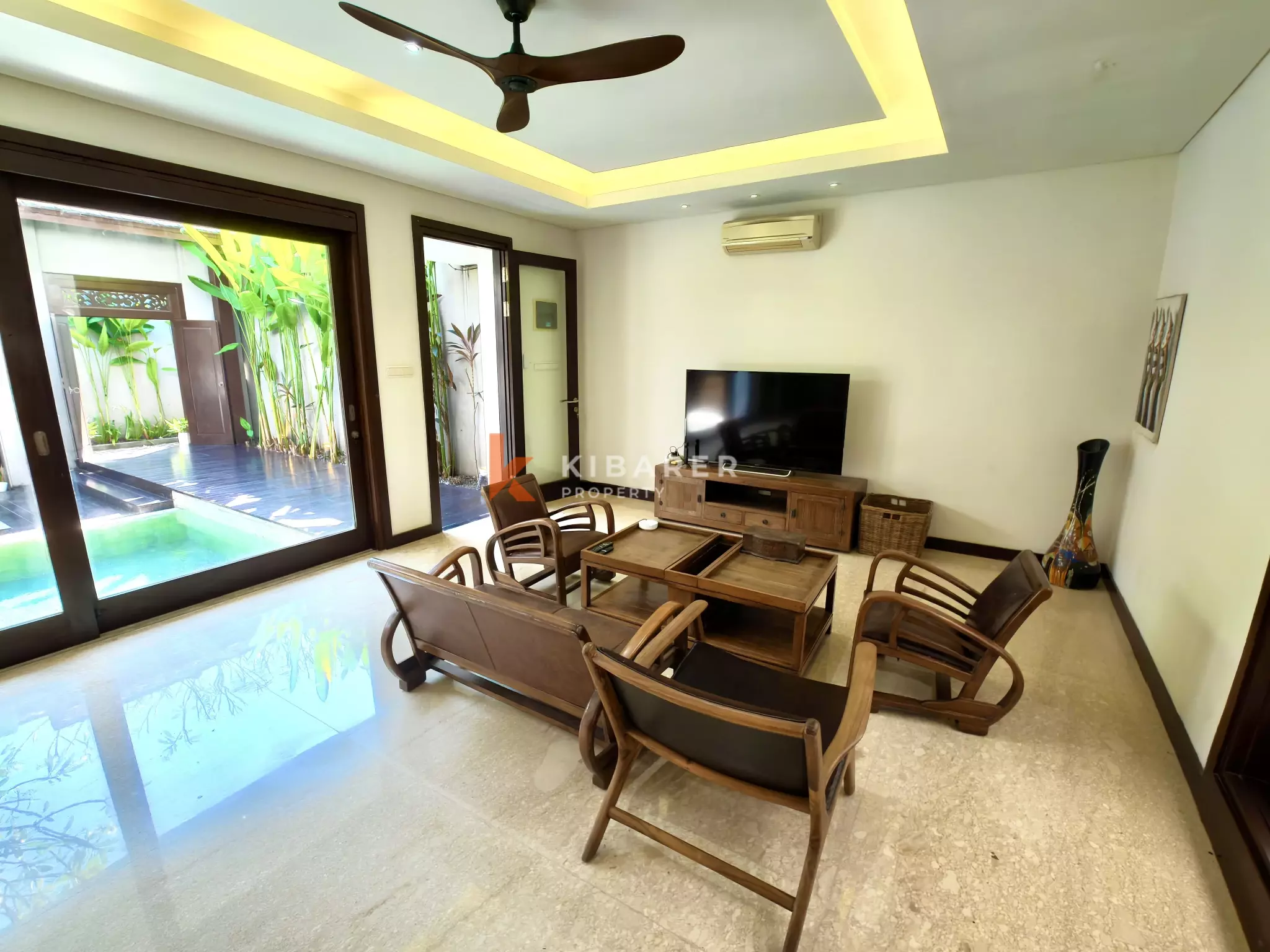 Cozy Three bedrooms Enclosed Living Villa in Mertanadi-Seminyak