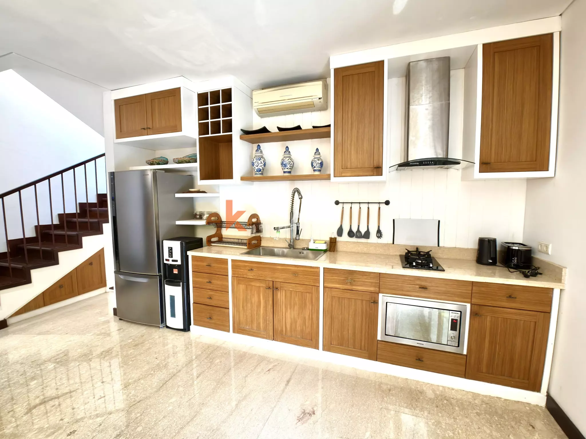 Cozy Three bedrooms Enclosed Living Villa in Mertanadi-Seminyak