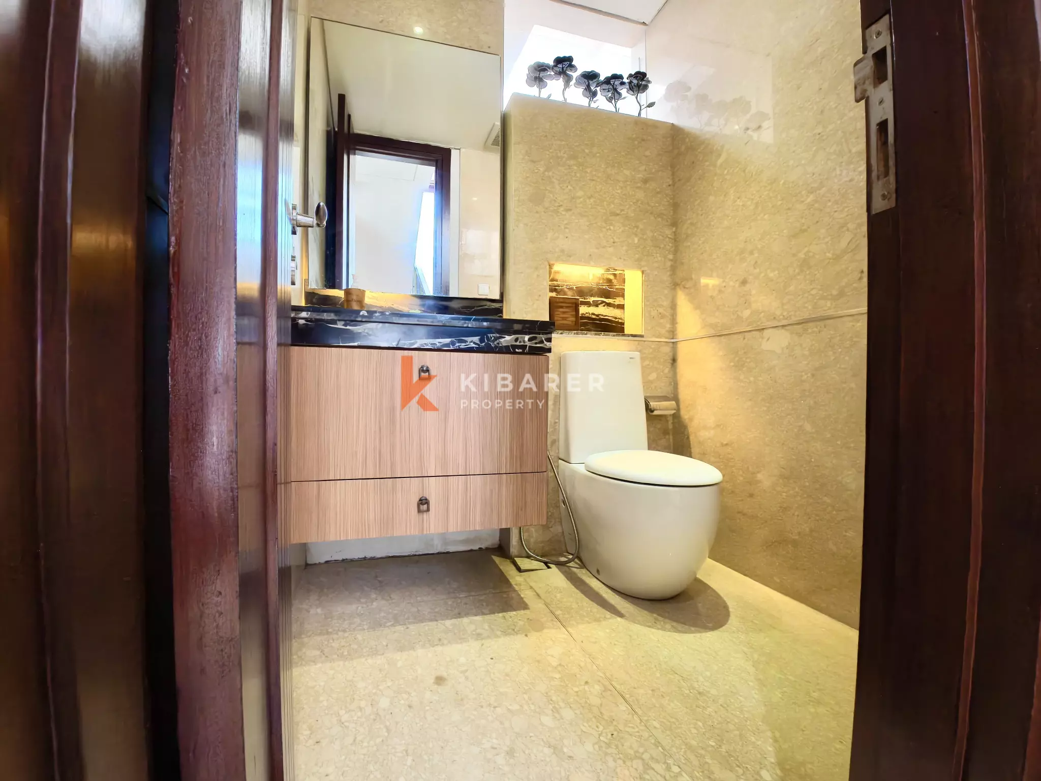 Cozy Three bedrooms Enclosed Living Villa in Mertanadi-Seminyak