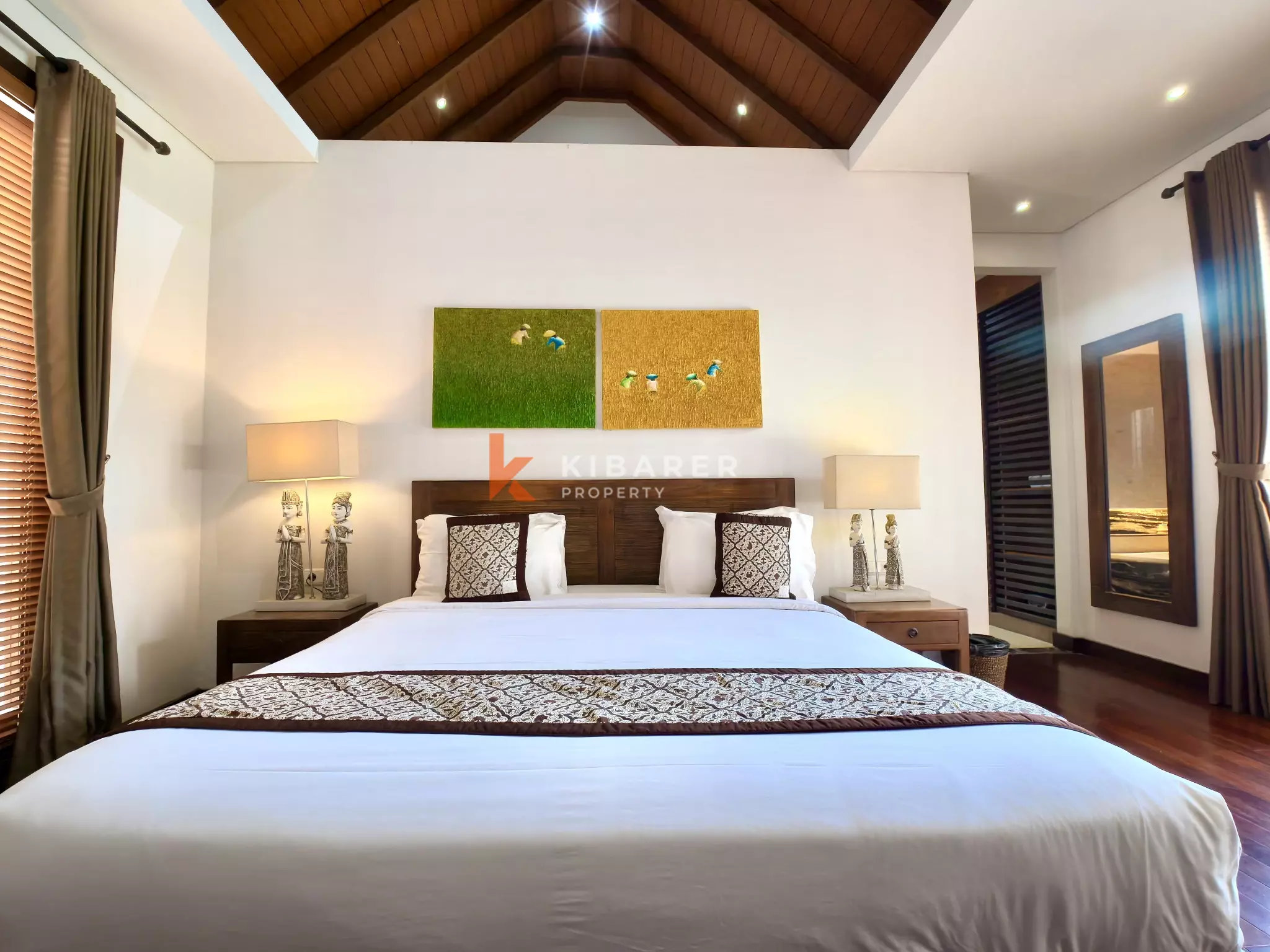 Cozy Three bedrooms Enclosed Living Villa in Mertanadi-Seminyak