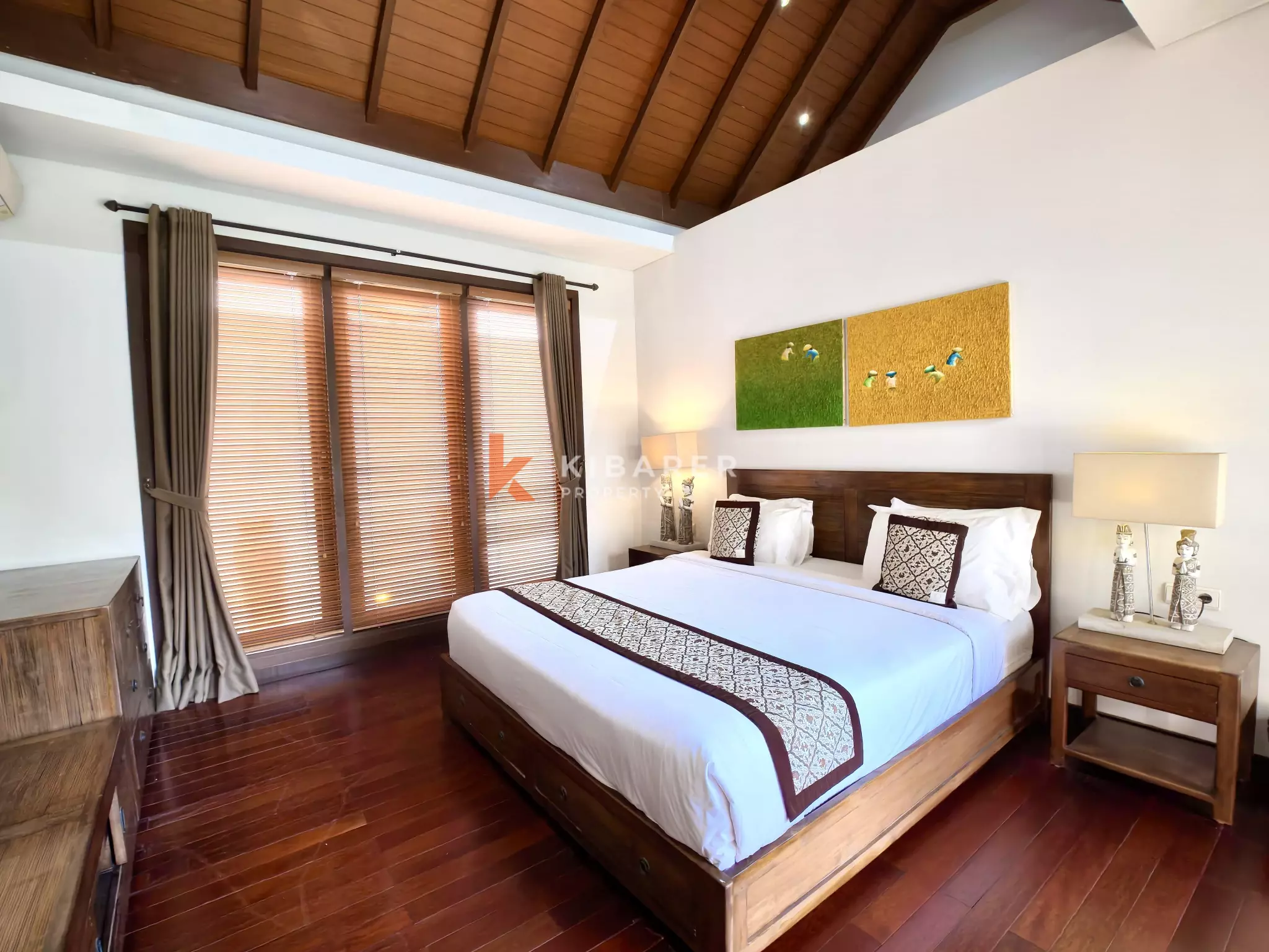 Cozy Three bedrooms Enclosed Living Villa in Mertanadi-Seminyak