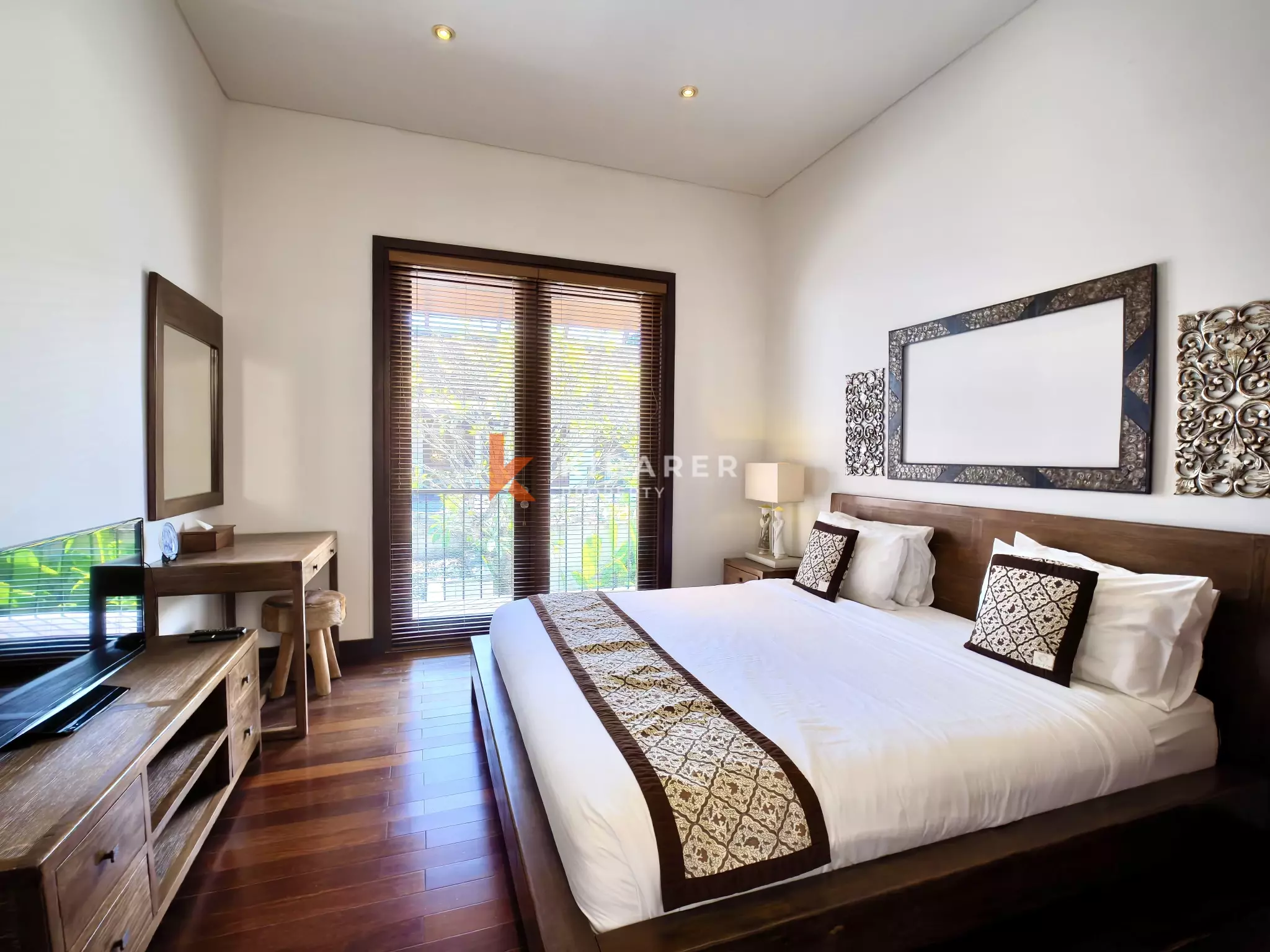 Cozy Three bedrooms Enclosed Living Villa in Mertanadi-Seminyak