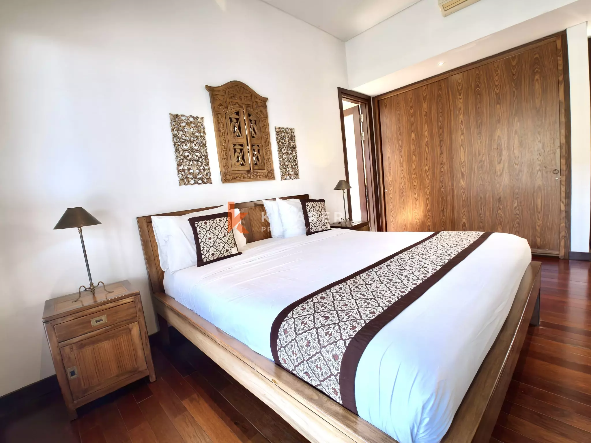 Cozy Three bedrooms Enclosed Living Villa in Mertanadi-Seminyak