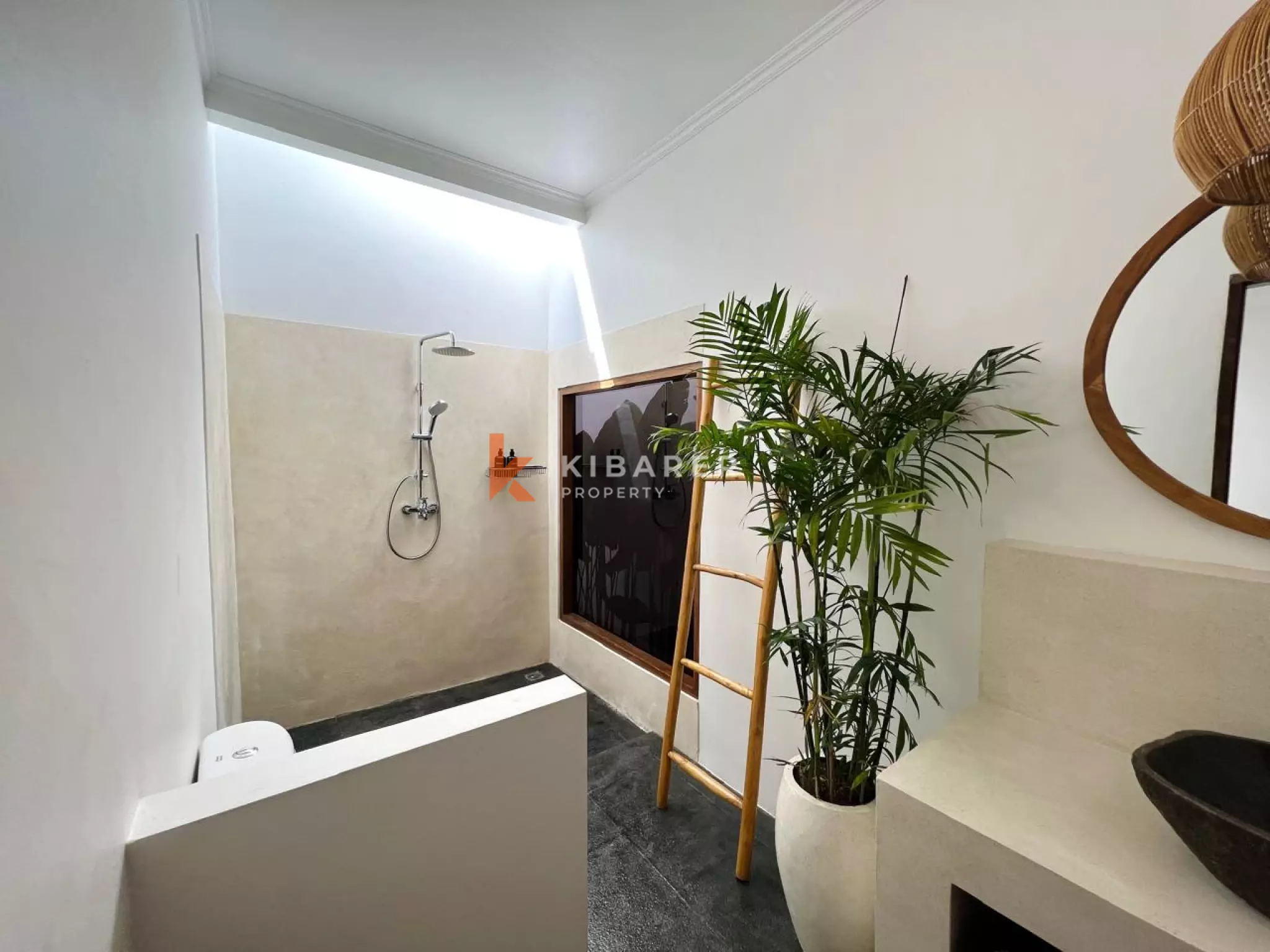 Modern Tropical Three-Bedroom Villa with Open Living & Rooftop Retreat in Tumbak Bayuh