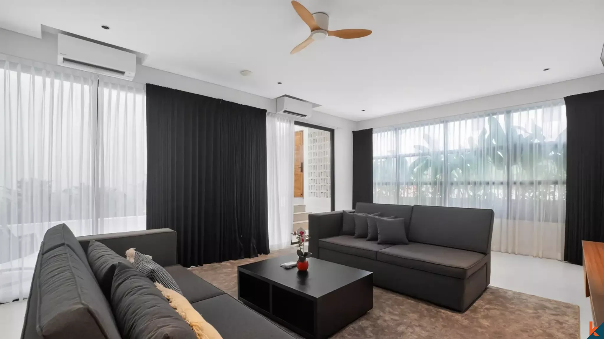 Vila modern dua kamar tidur dengan ROI sewa di Bumbak