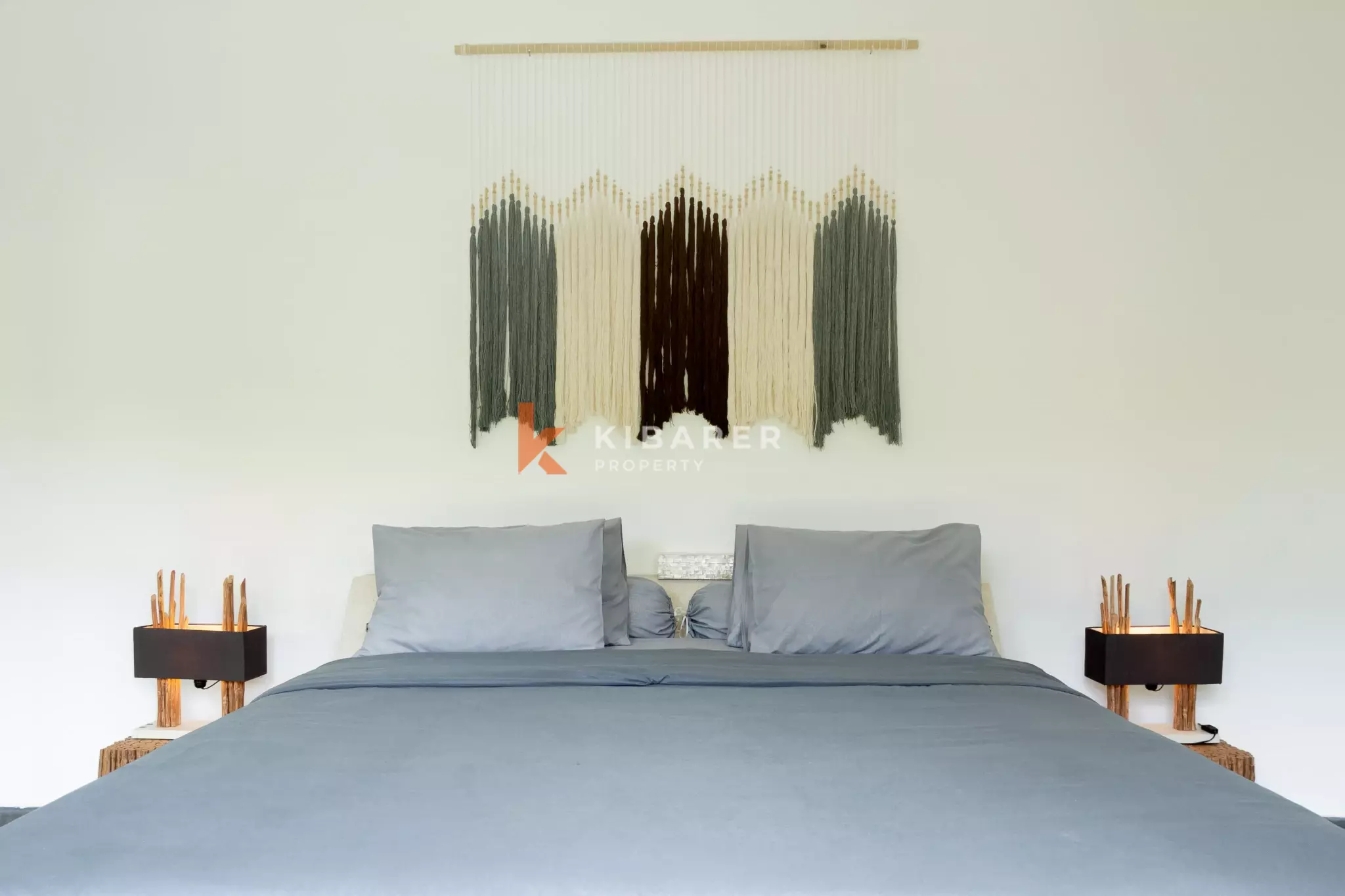 Cozy Three-Bedroom Tropical Open Living Villa with Garden and Pool in Seminyak
