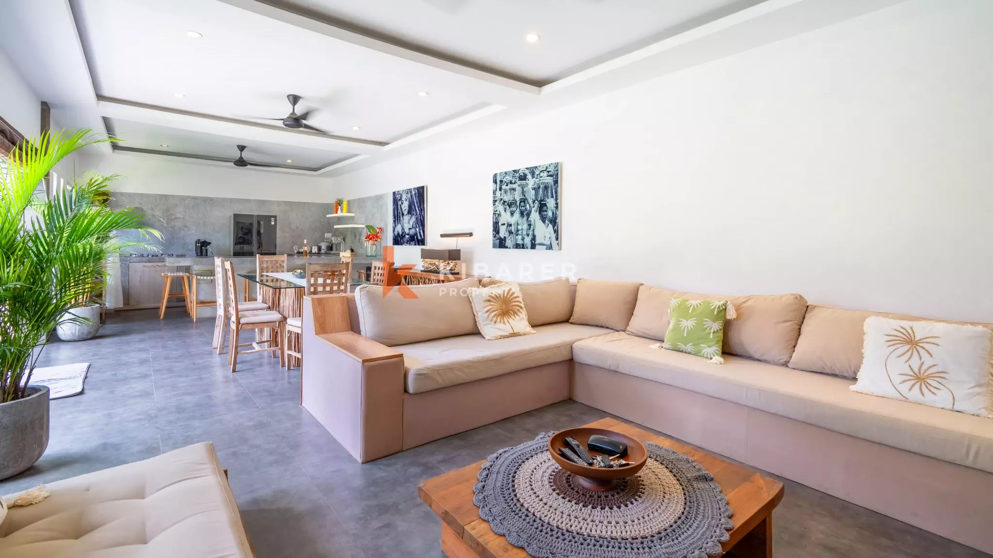 Cozy Three-Bedroom Tropical Open Living Villa with Garden and Pool in Seminyak
