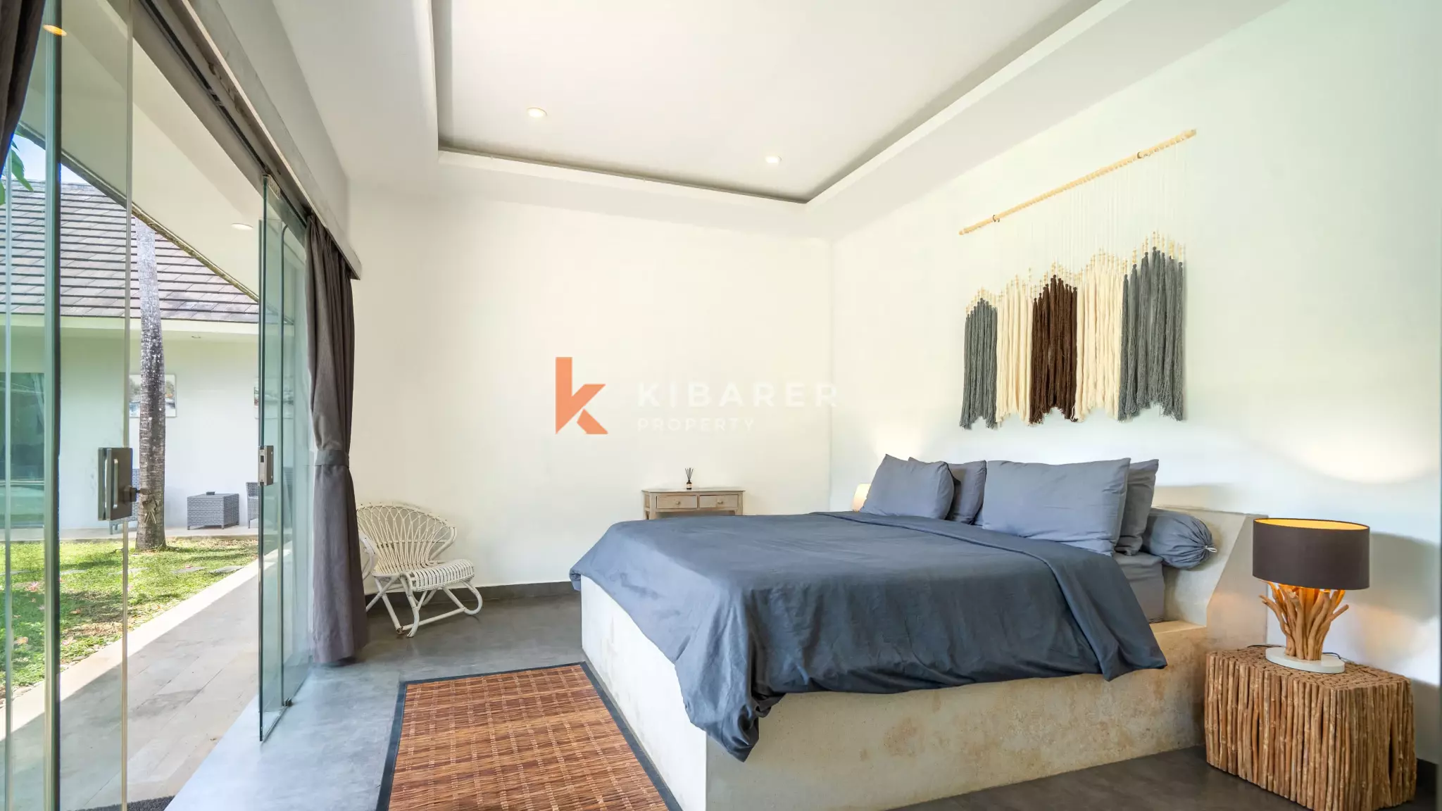 Cozy Three-Bedroom Tropical Open Living Villa with Garden and Pool in Seminyak
