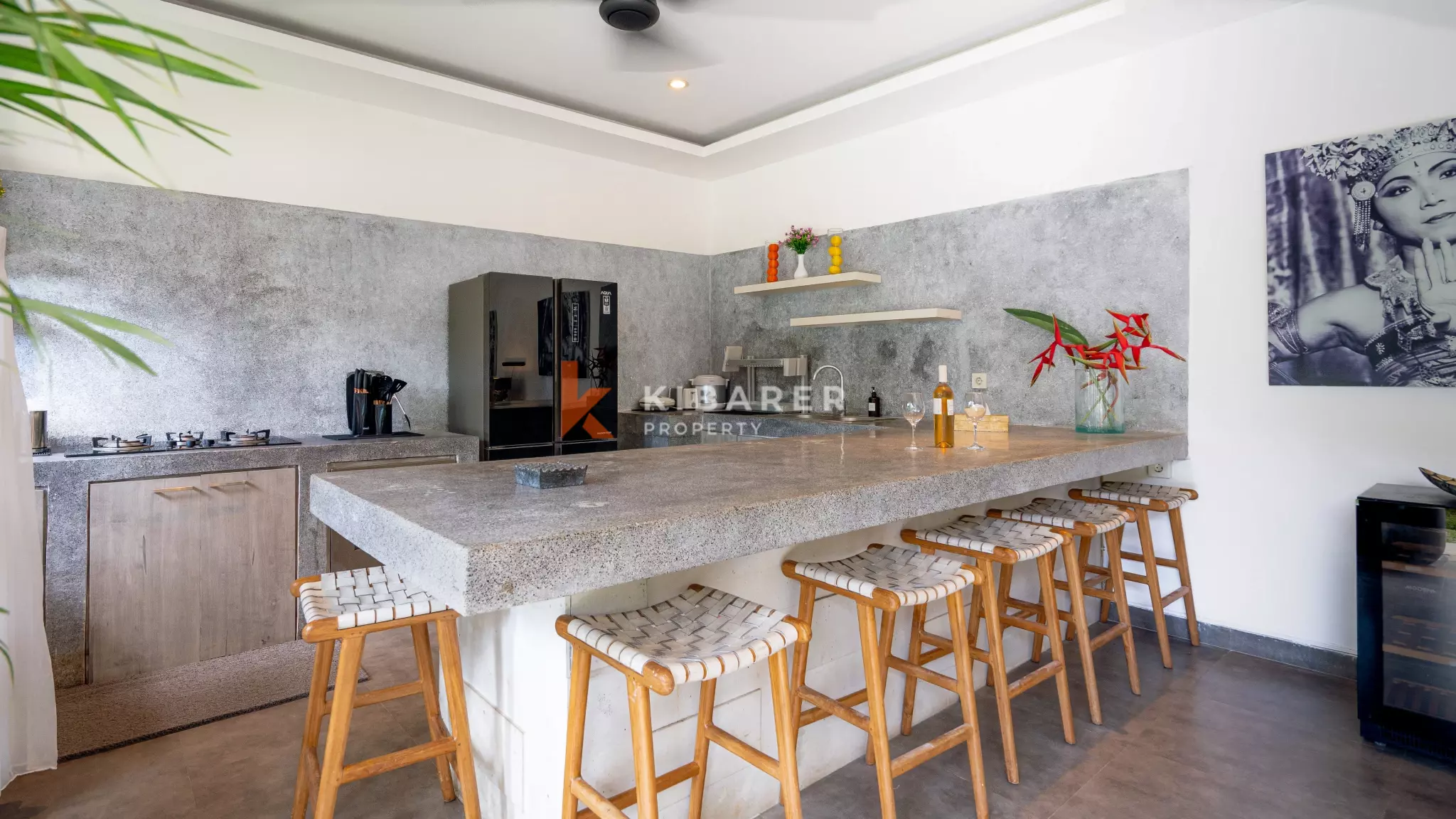 Cozy Three-Bedroom Tropical Open Living Villa with Garden and Pool in Seminyak
