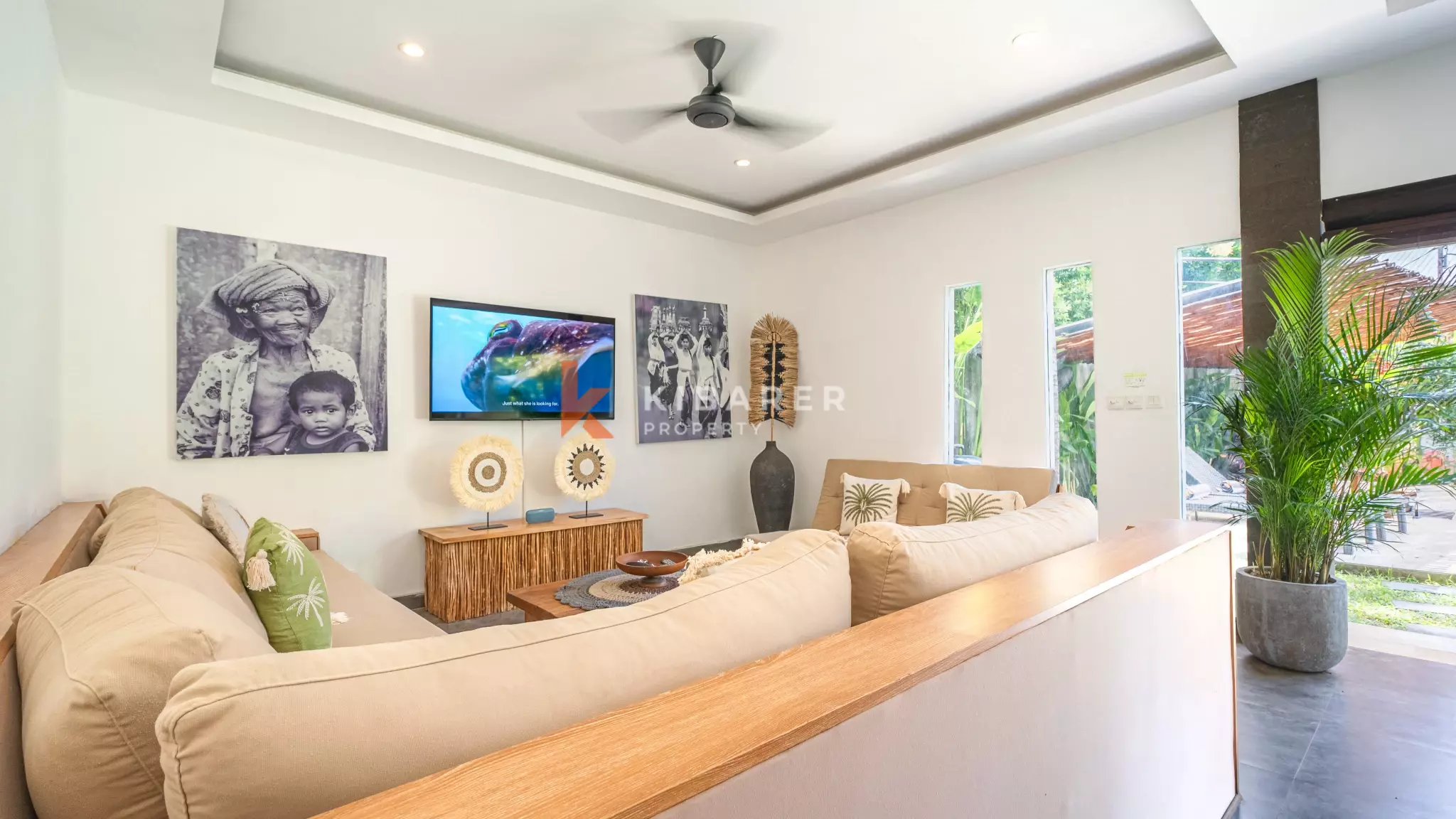 Cozy Three-Bedroom Tropical Open Living Villa with Garden and Pool in Seminyak