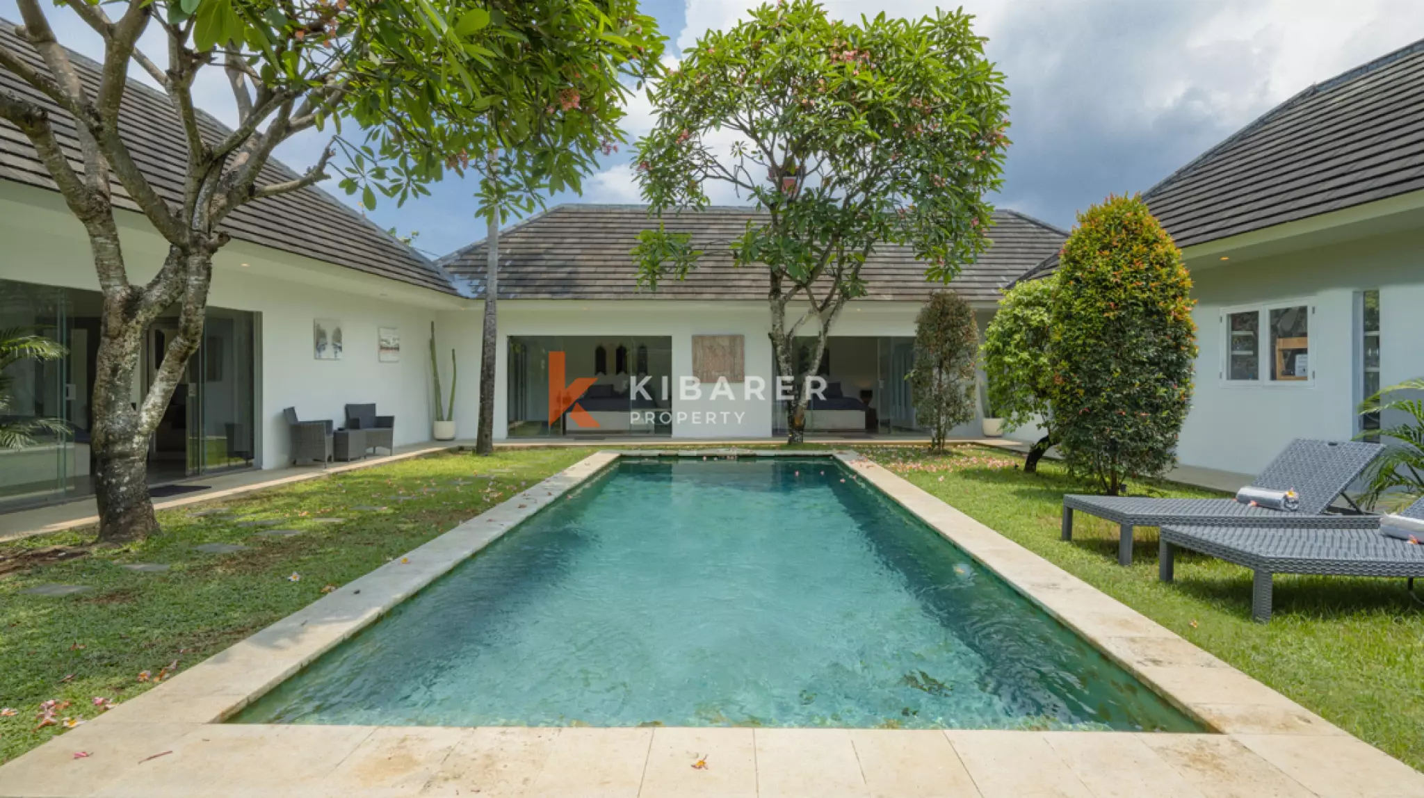 Cozy Three-Bedroom Tropical Open Living Villa with Garden and Pool in Seminyak