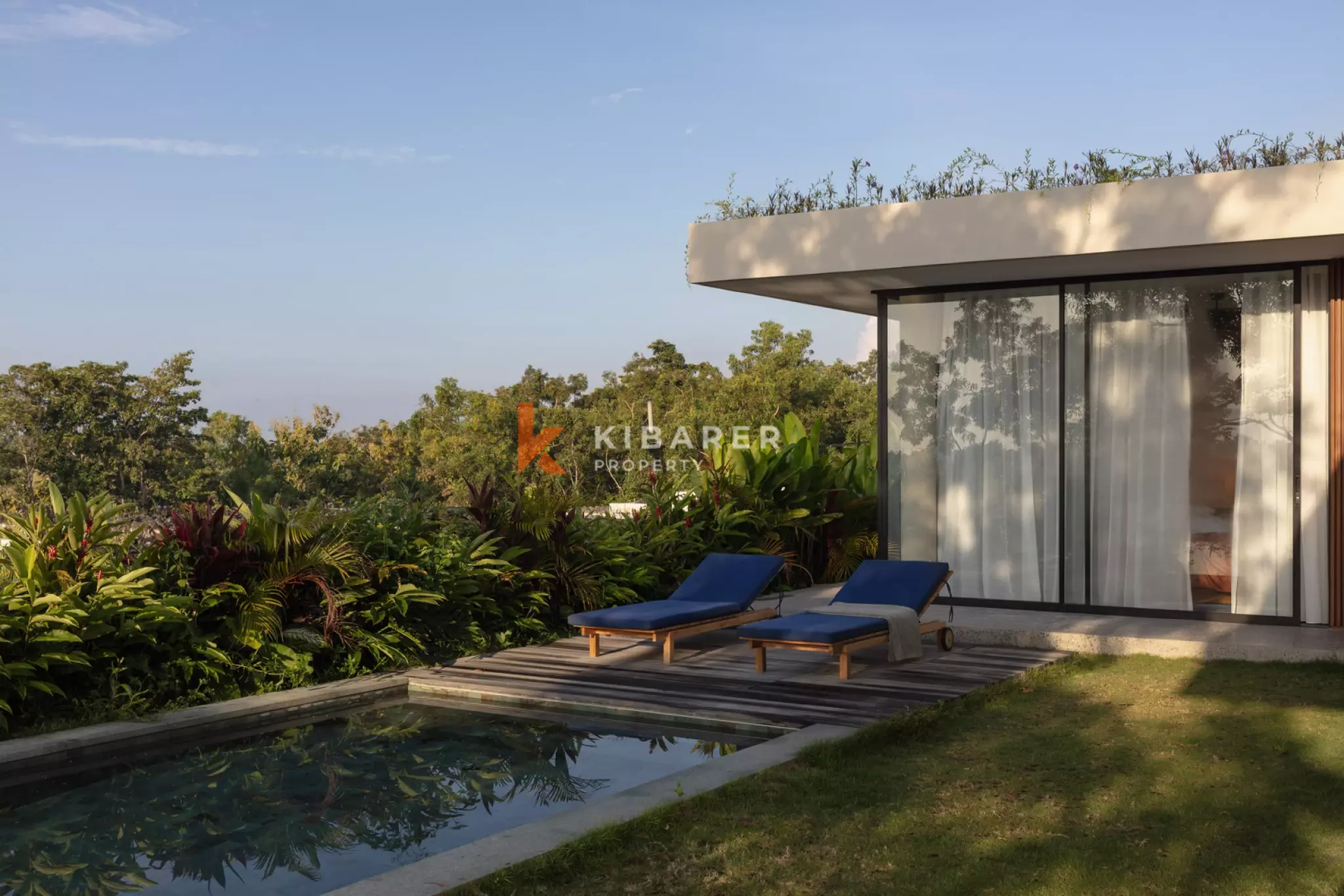 Breathtaking Cliff View Two Bedroom Summer Villa in Ungasan