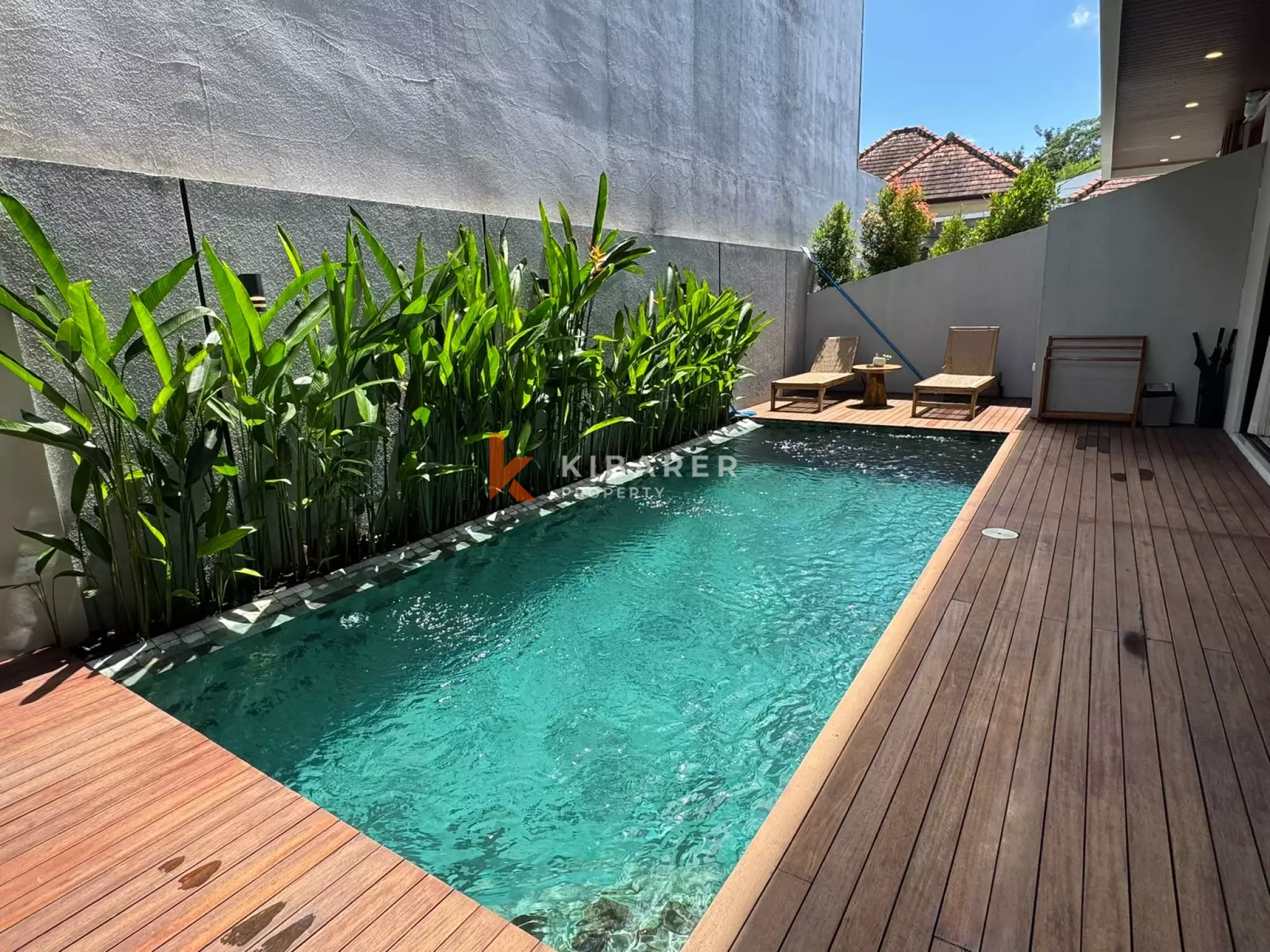Modern Smart Three-Bedrooms Enclosed Living Villa in Tumbak Bayuh