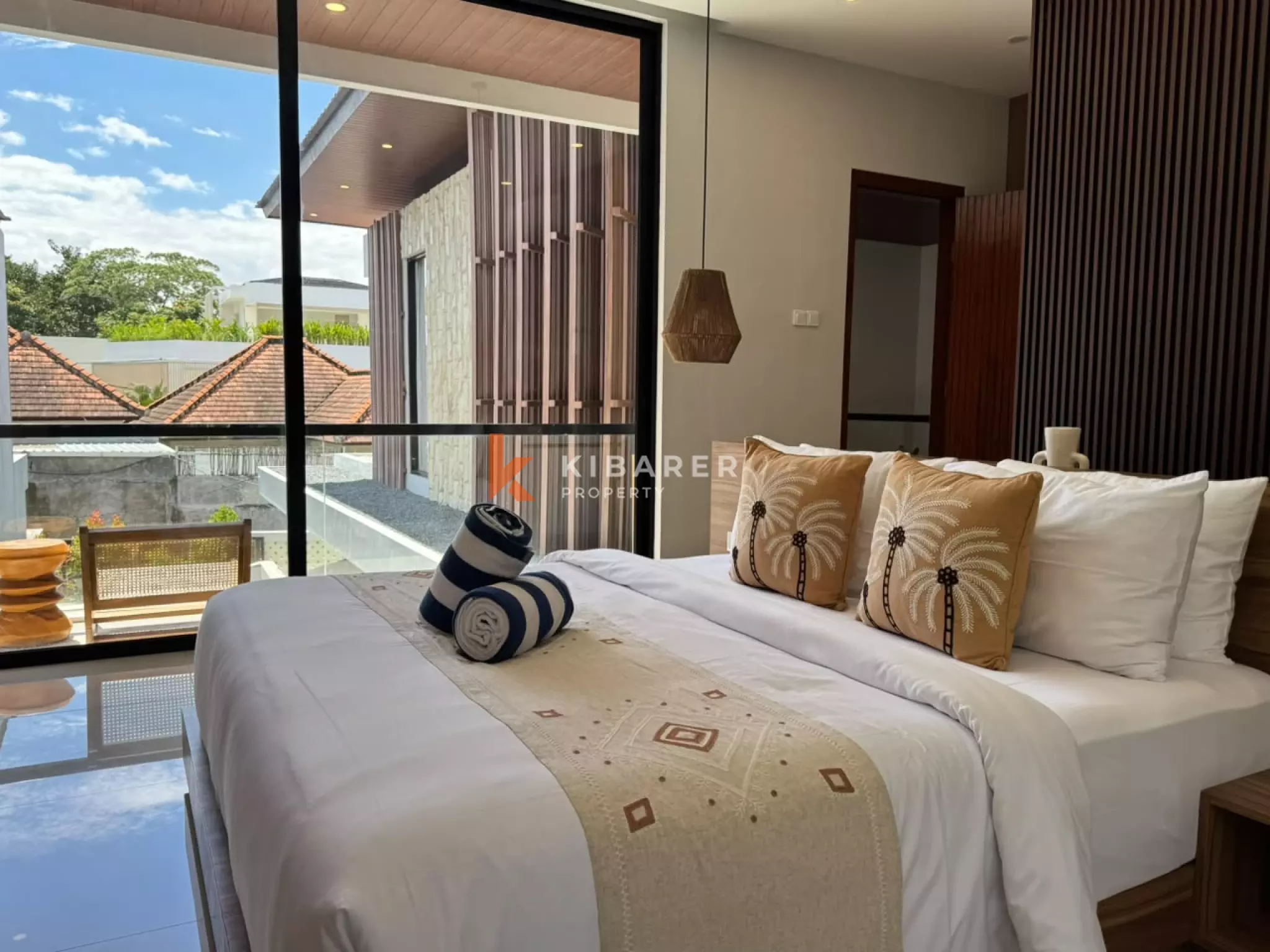 Modern Smart Three-Bedrooms Enclosed Living Villa in Tumbak Bayuh