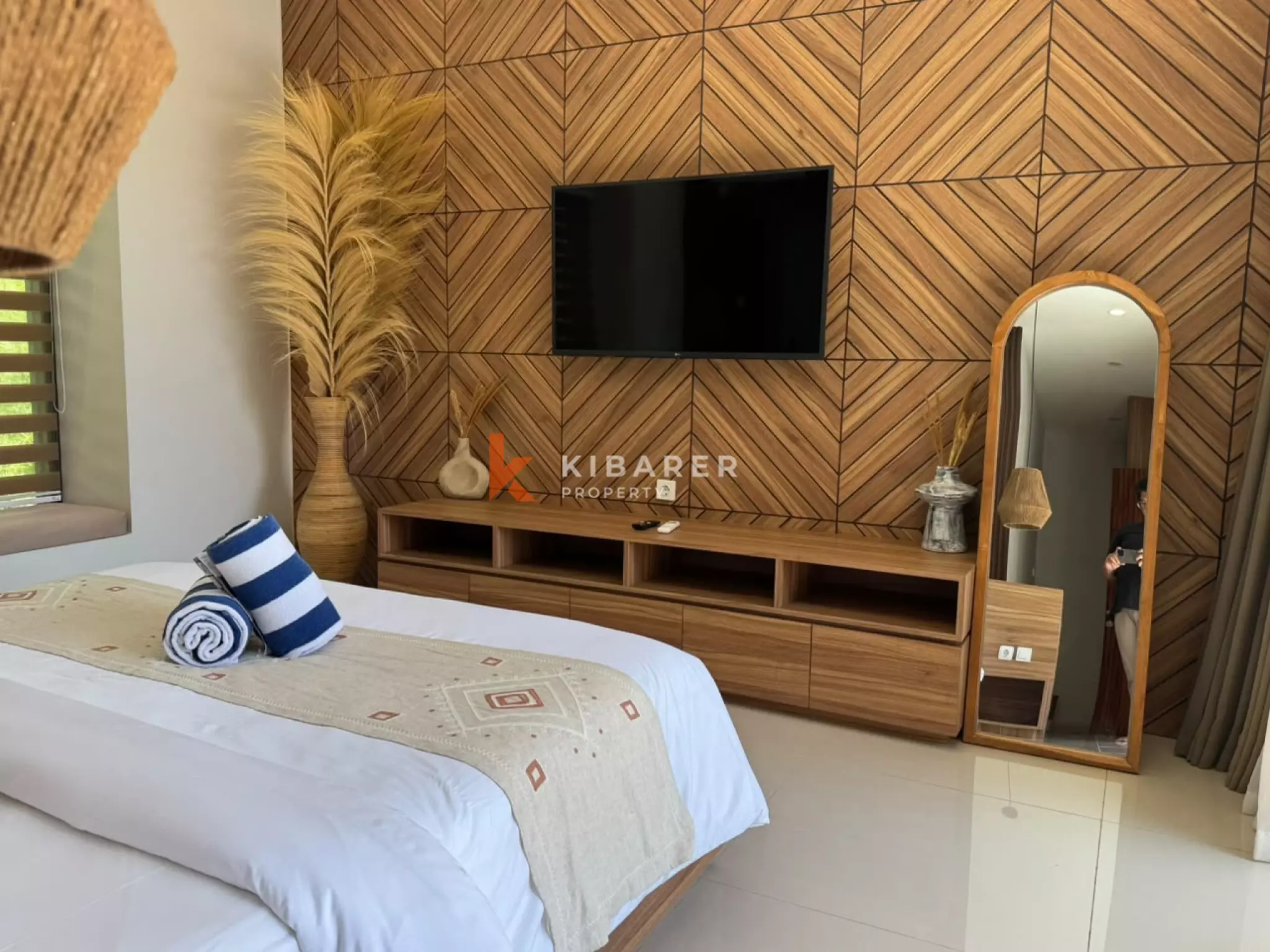 Modern Smart Three-Bedrooms Enclosed Living Villa in Tumbak Bayuh