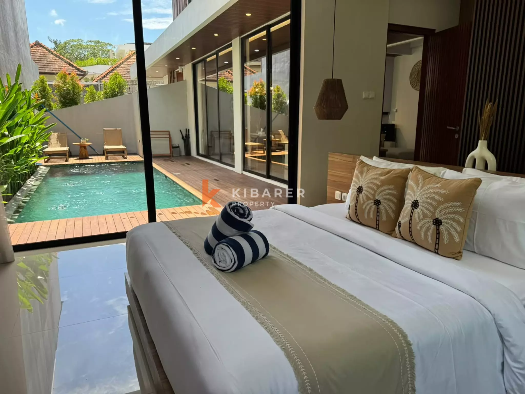 Modern Smart Three-Bedrooms Enclosed Living Villa in Tumbak Bayuh