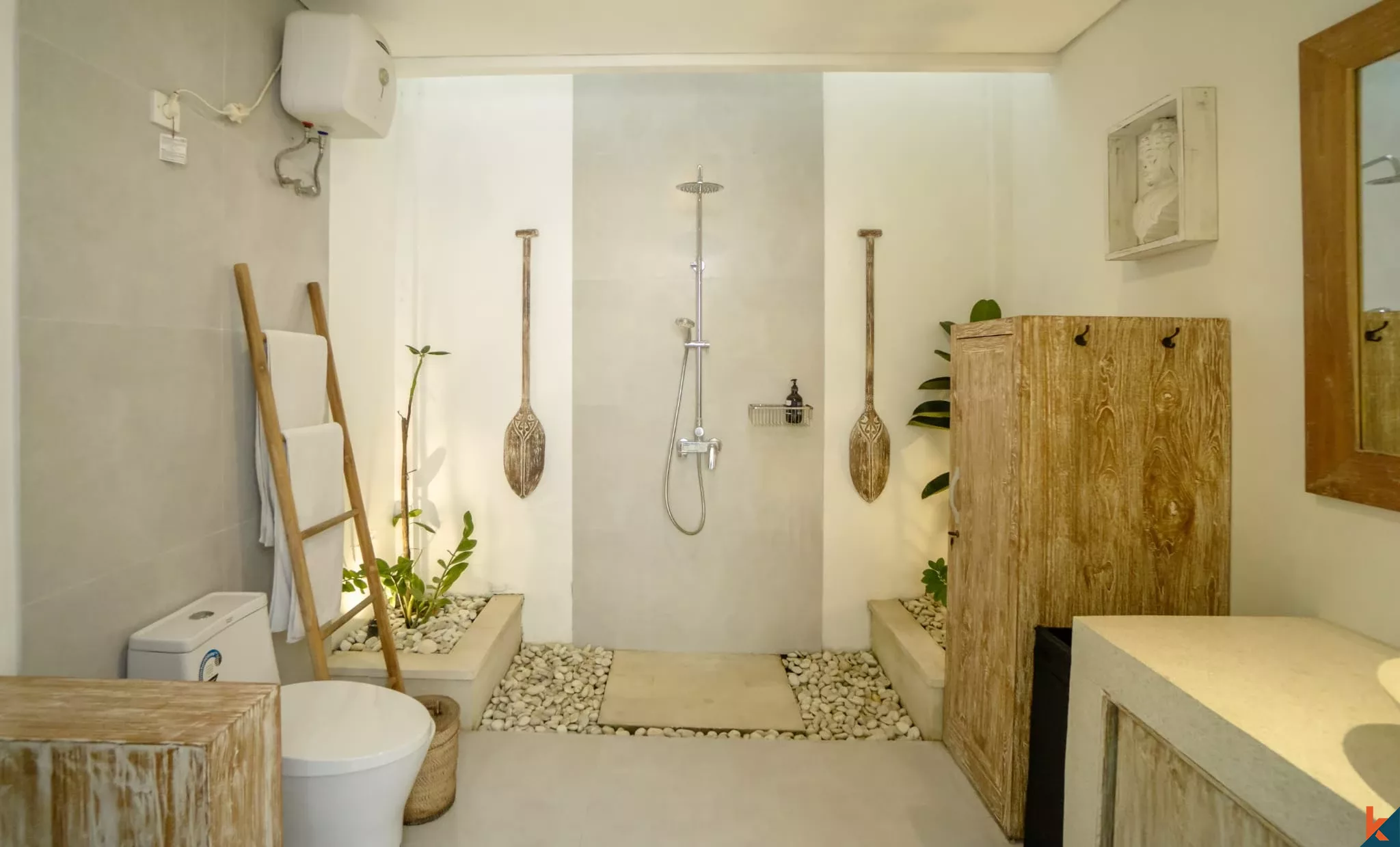 Vila Modern 2 Kamar Tidur dengan Kolam Renang Pribadi di Tibubeneng