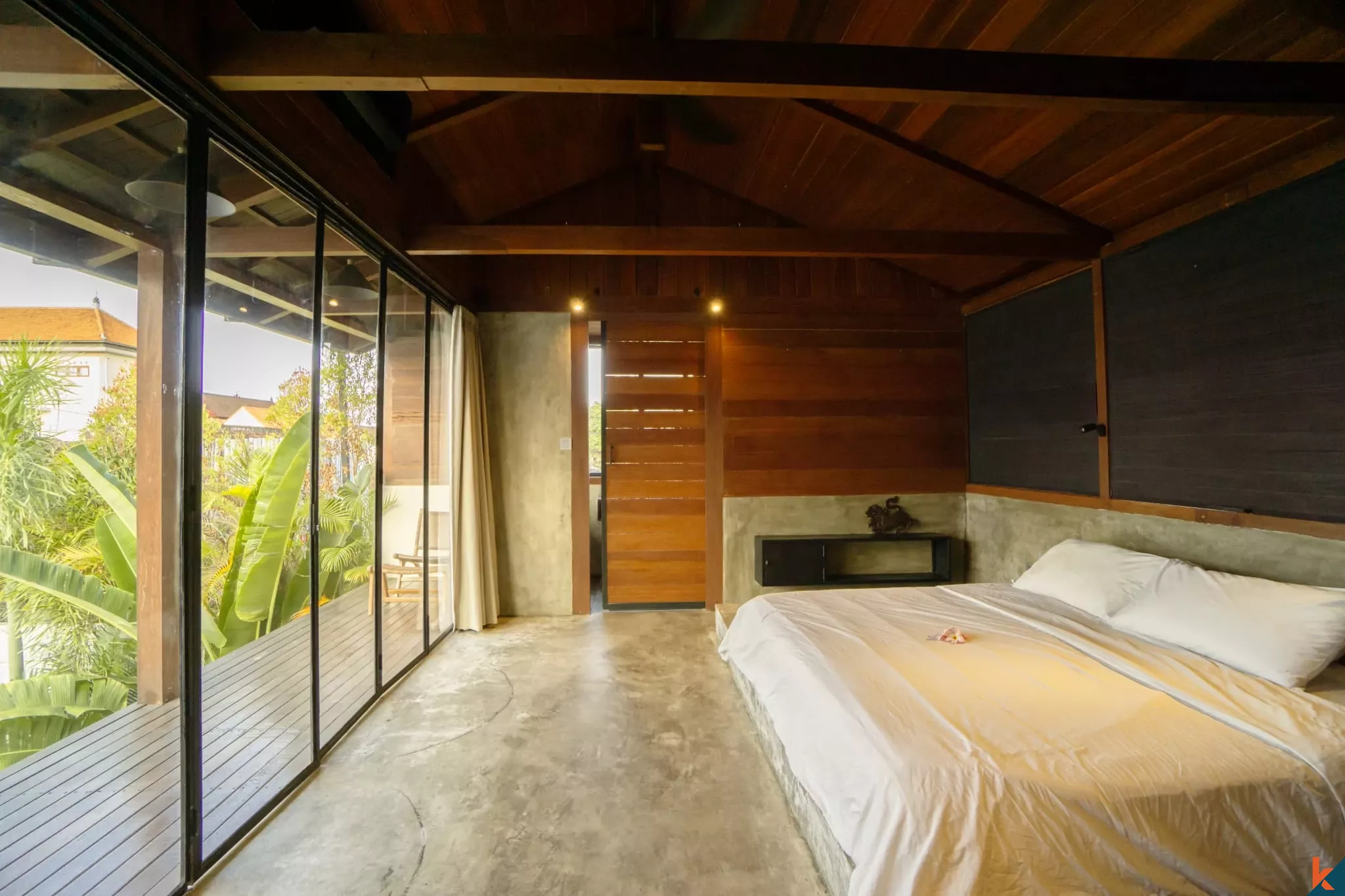 Vila Modern 2 Kamar Tidur dengan Kolam Renang Pribadi di Tibubeneng