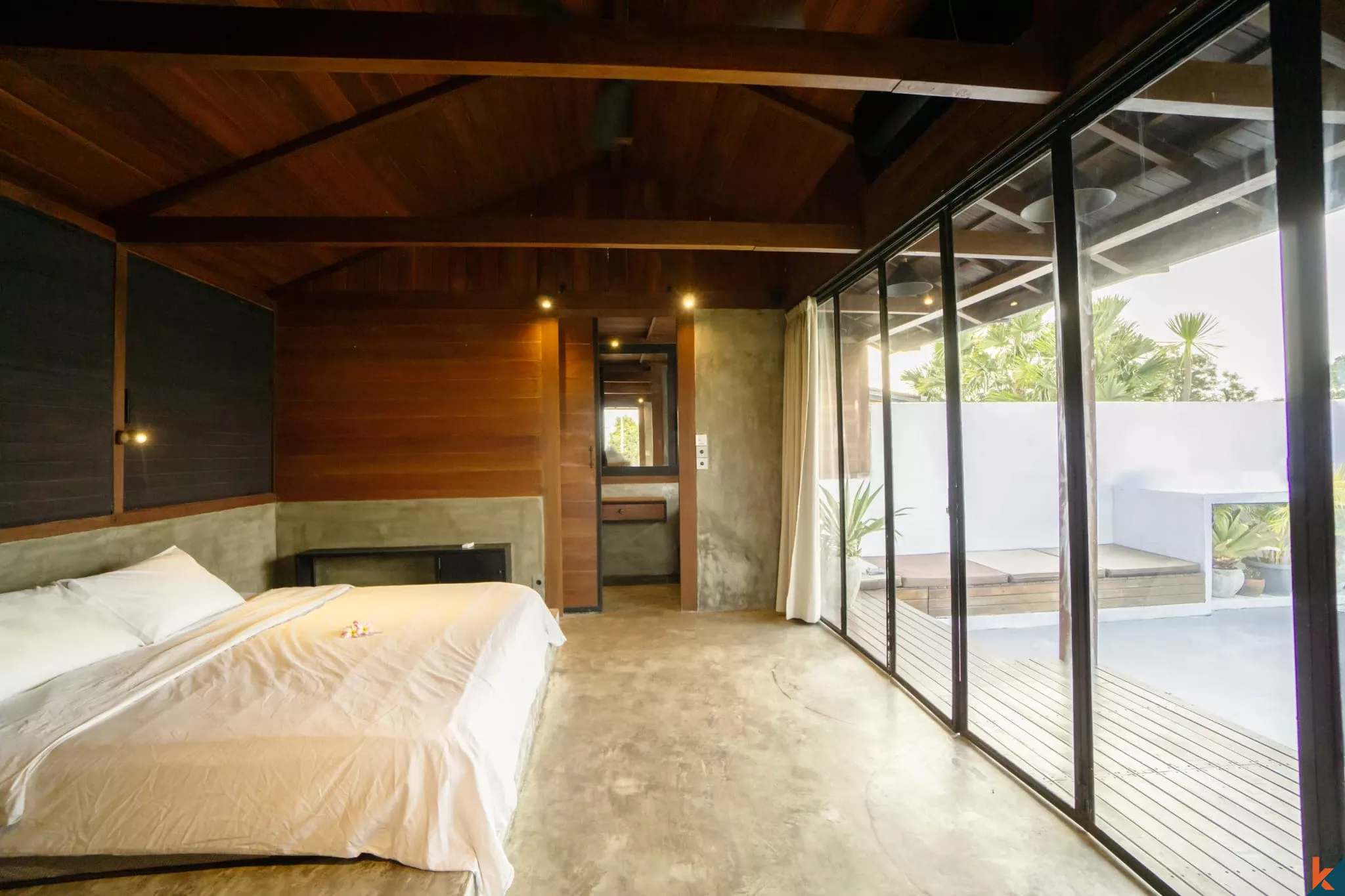 Vila Modern 2 Kamar Tidur dengan Kolam Renang Pribadi di Tibubeneng