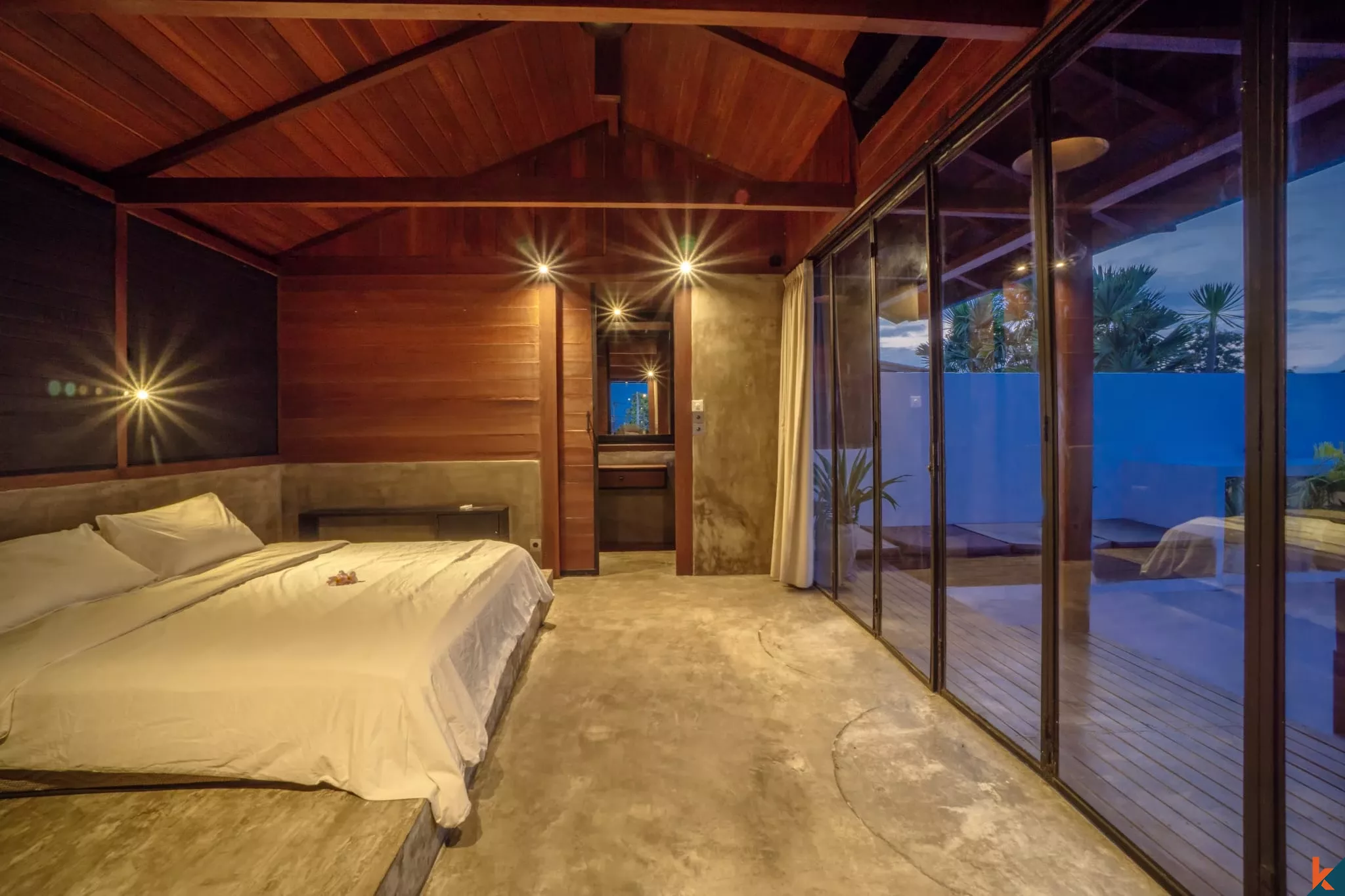 Vila Modern 2 Kamar Tidur dengan Kolam Renang Pribadi di Tibubeneng