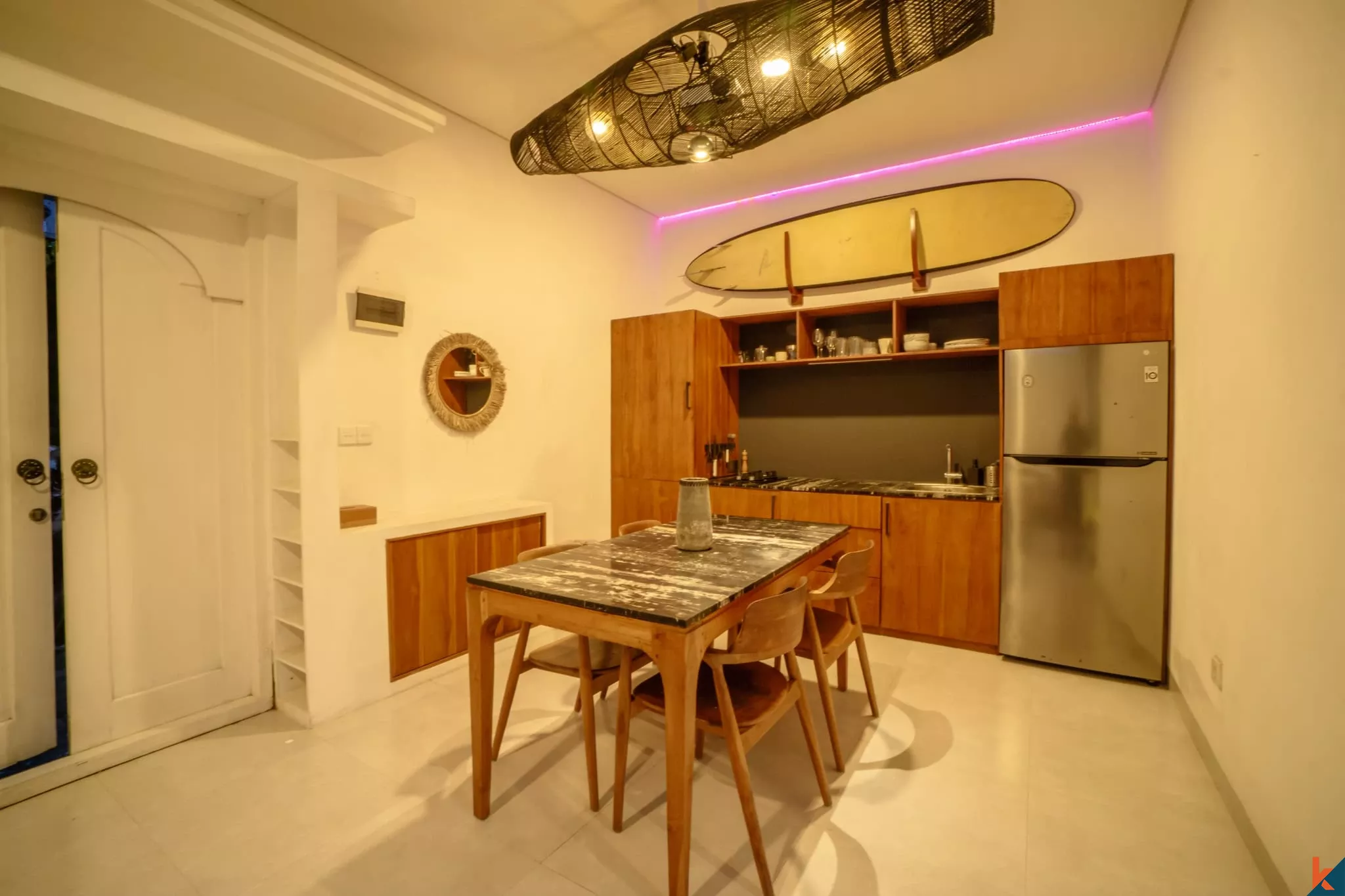 Vila Modern 2 Kamar Tidur dengan Kolam Renang Pribadi di Tibubeneng