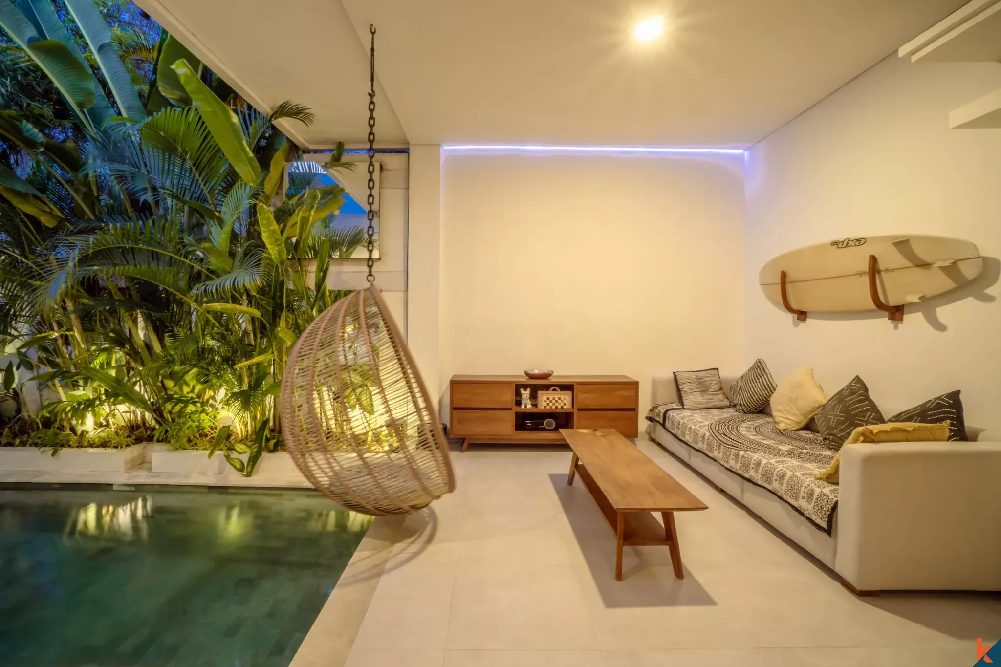 Vila Modern 2 Kamar Tidur dengan Kolam Renang Pribadi di Tibubeneng