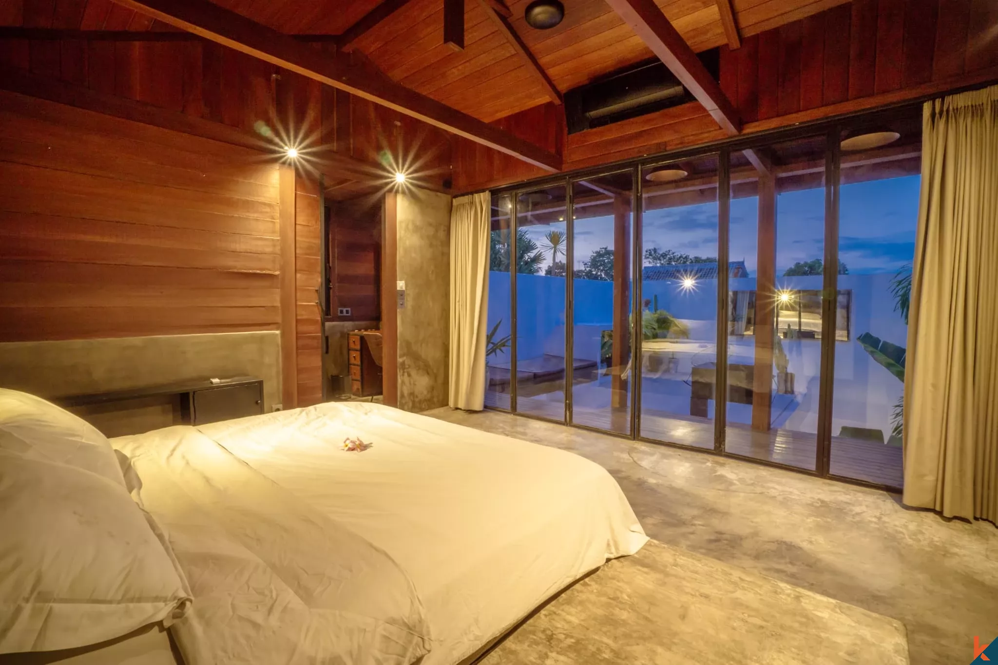 Vila Modern 2 Kamar Tidur dengan Kolam Renang Pribadi di Tibubeneng