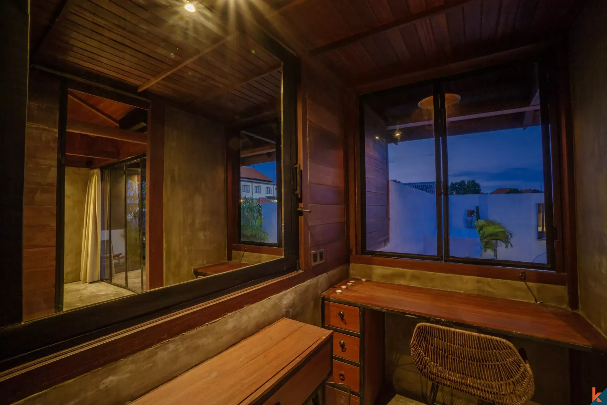 Vila Modern 2 Kamar Tidur dengan Kolam Renang Pribadi di Tibubeneng