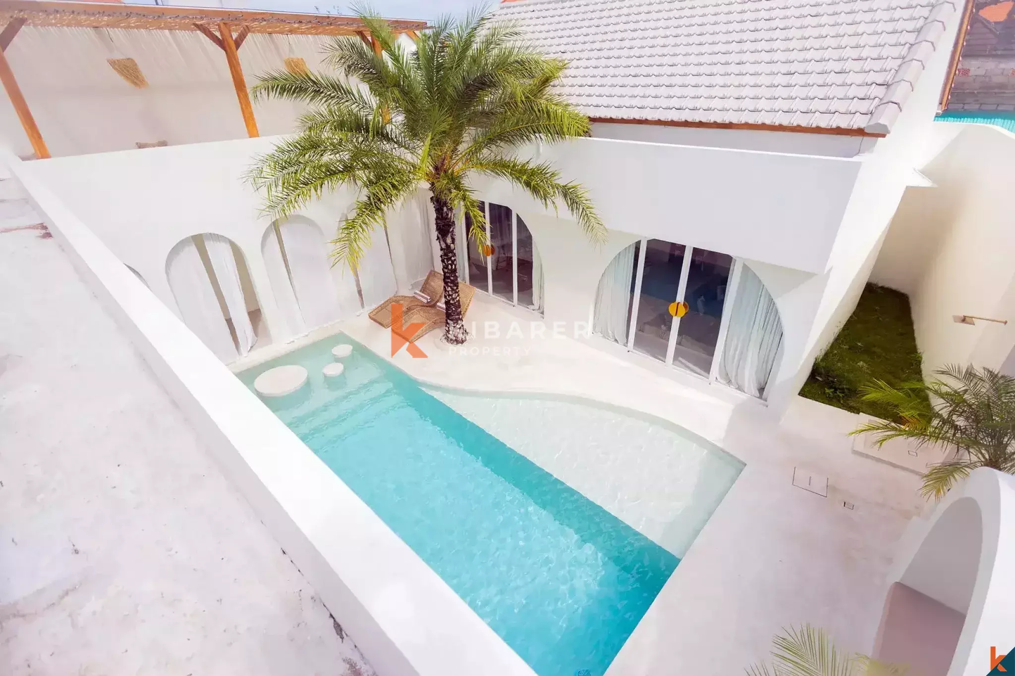 Vila Modern Bali dengan Tiga Kamar Tidur Elegan di Padonan